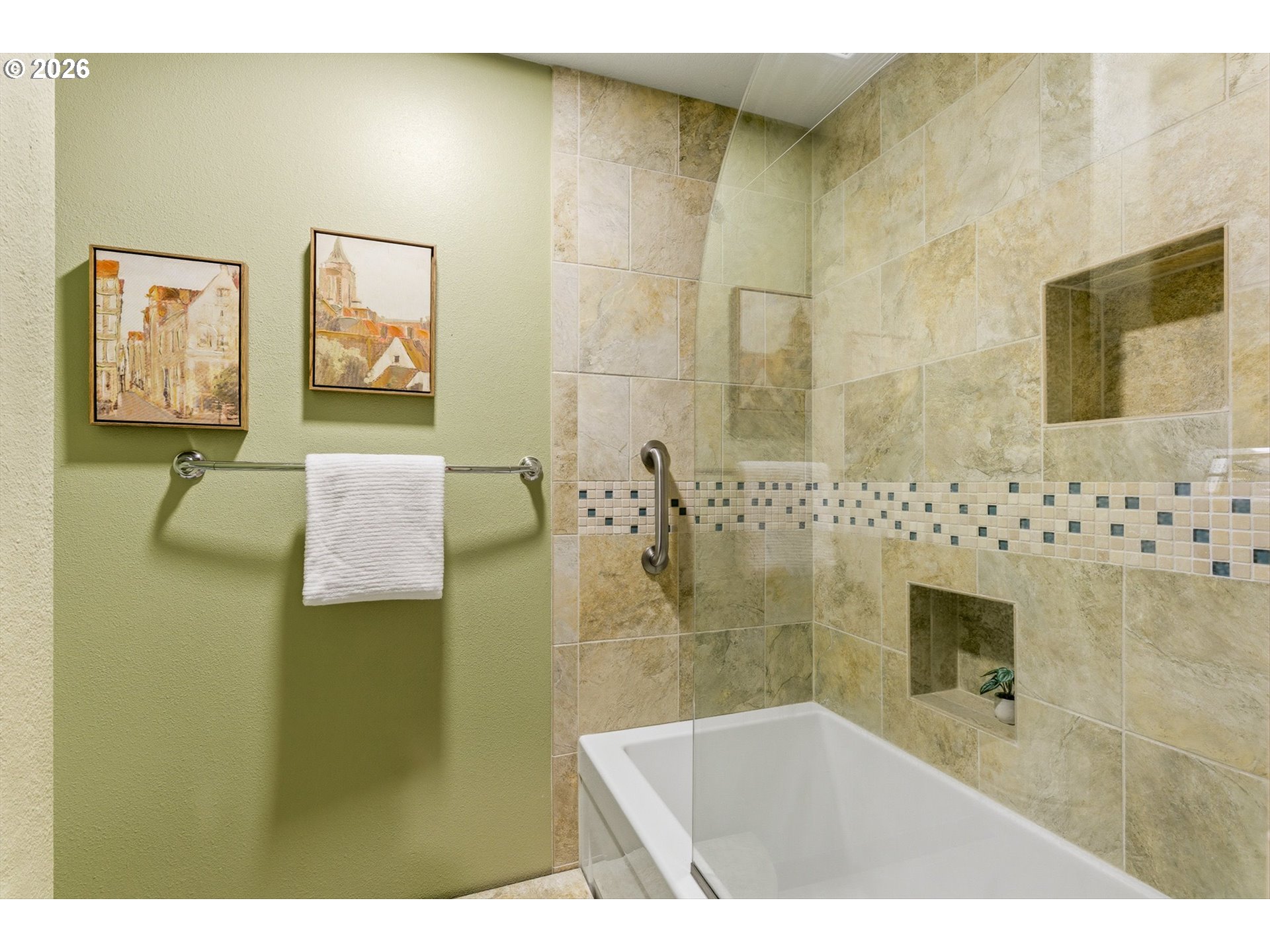 123 3rd St Property Photo 32