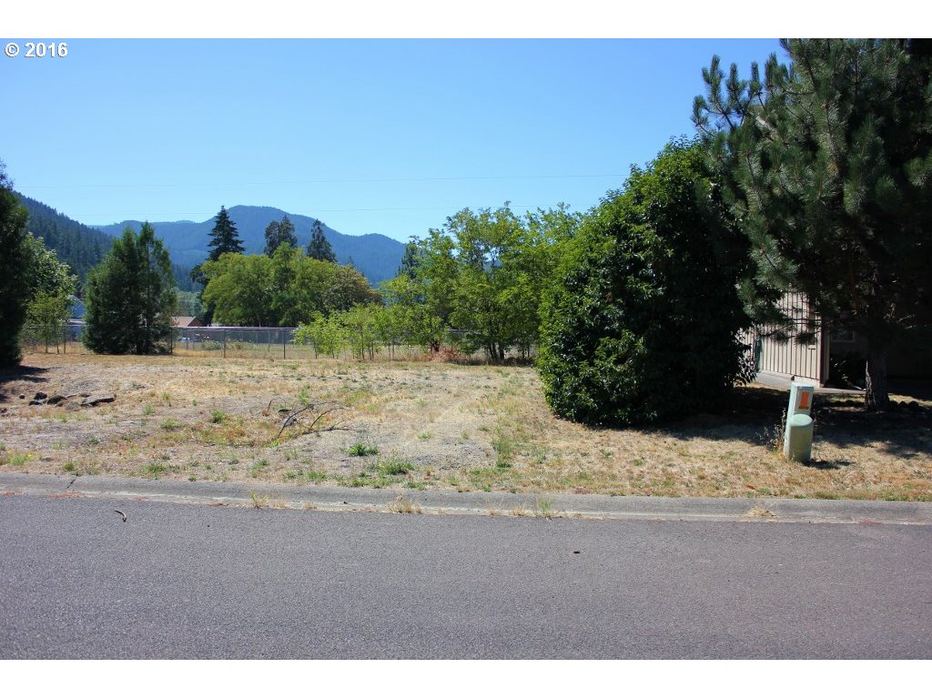 Christel Ln Property Photo 1