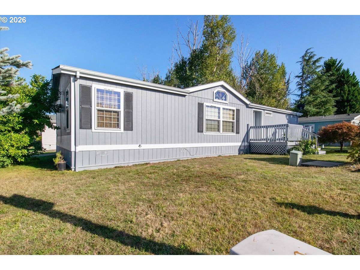 786 Hoffman Rd Property Photo 3