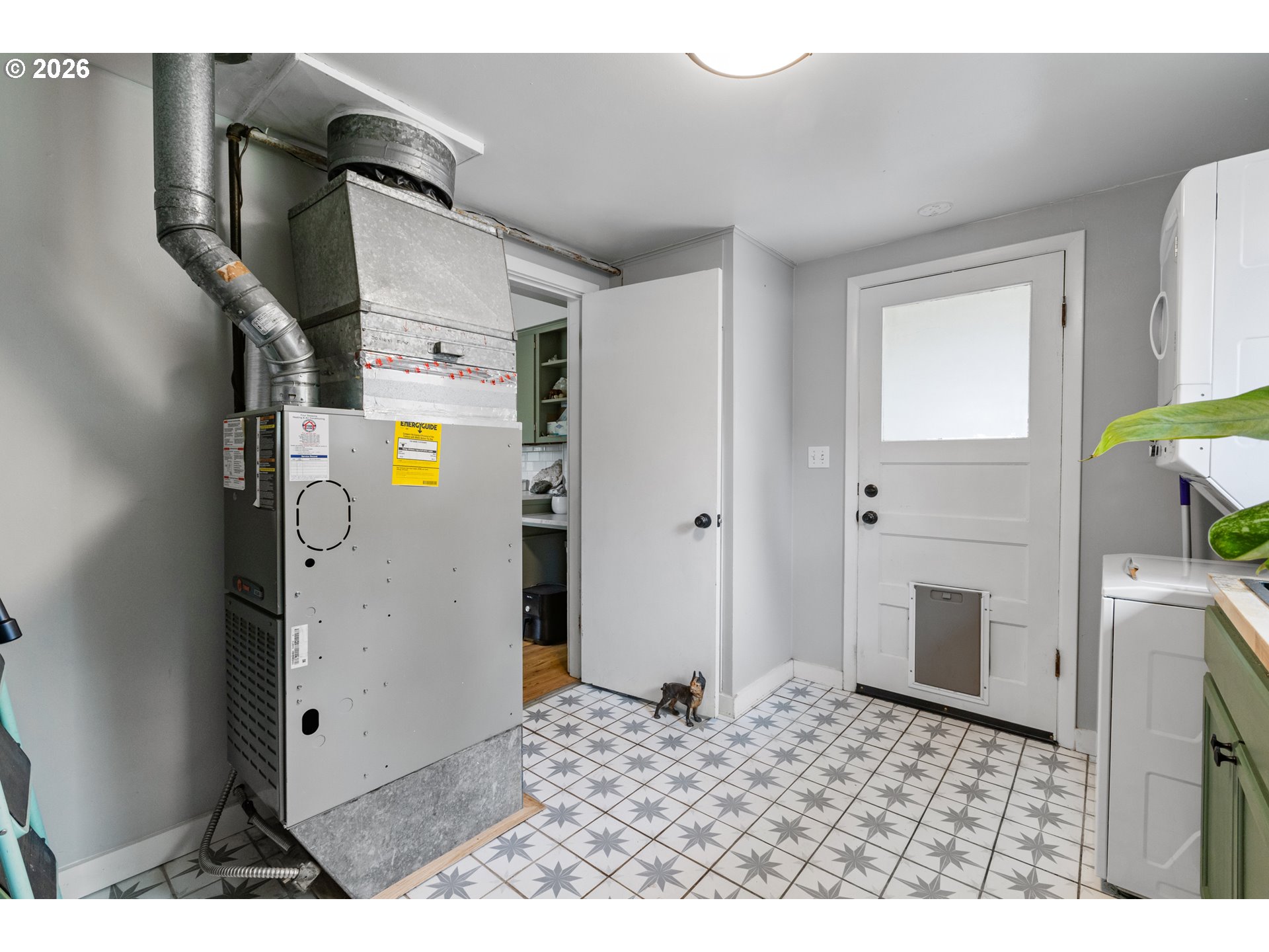 609 4th St Property Photo 10