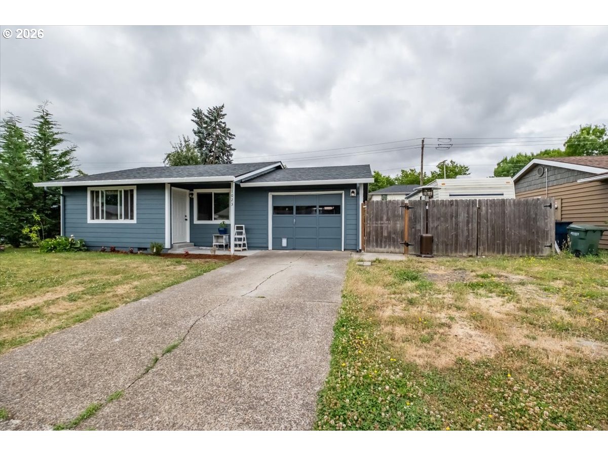 1023 JOSEPHINE ST E Property Photo 1