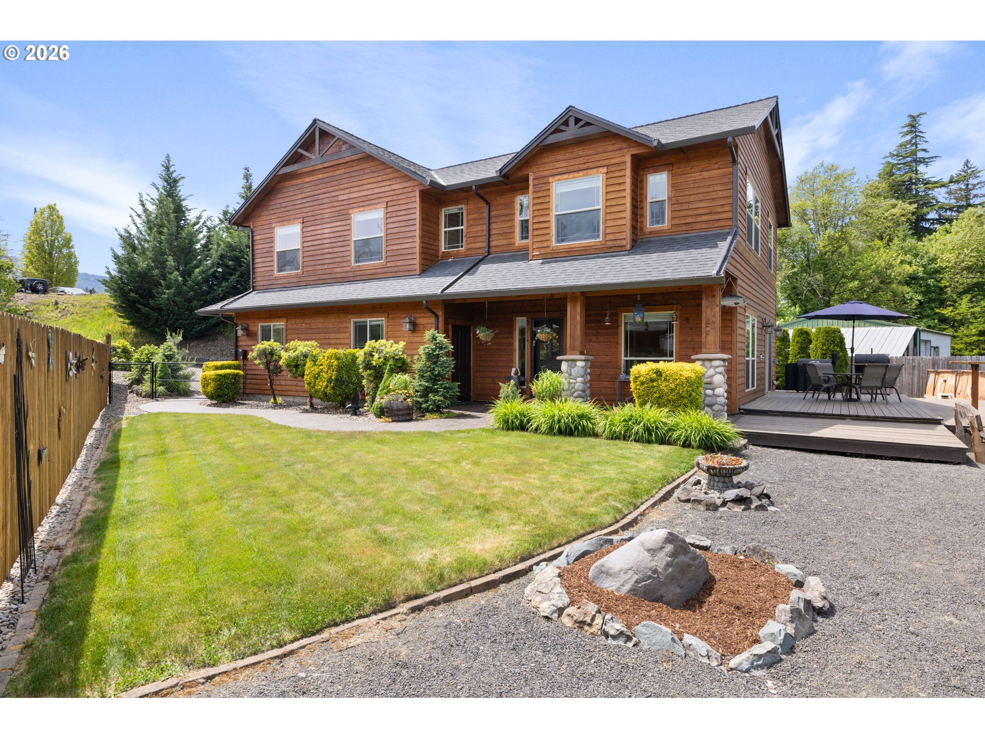 210 Se Whitten Rd Property Photo 1