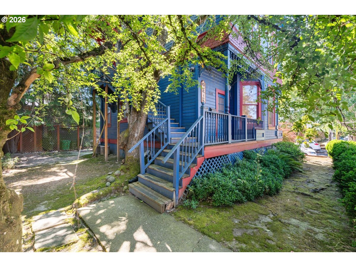 2606 SE PINE ST Property Photo 1