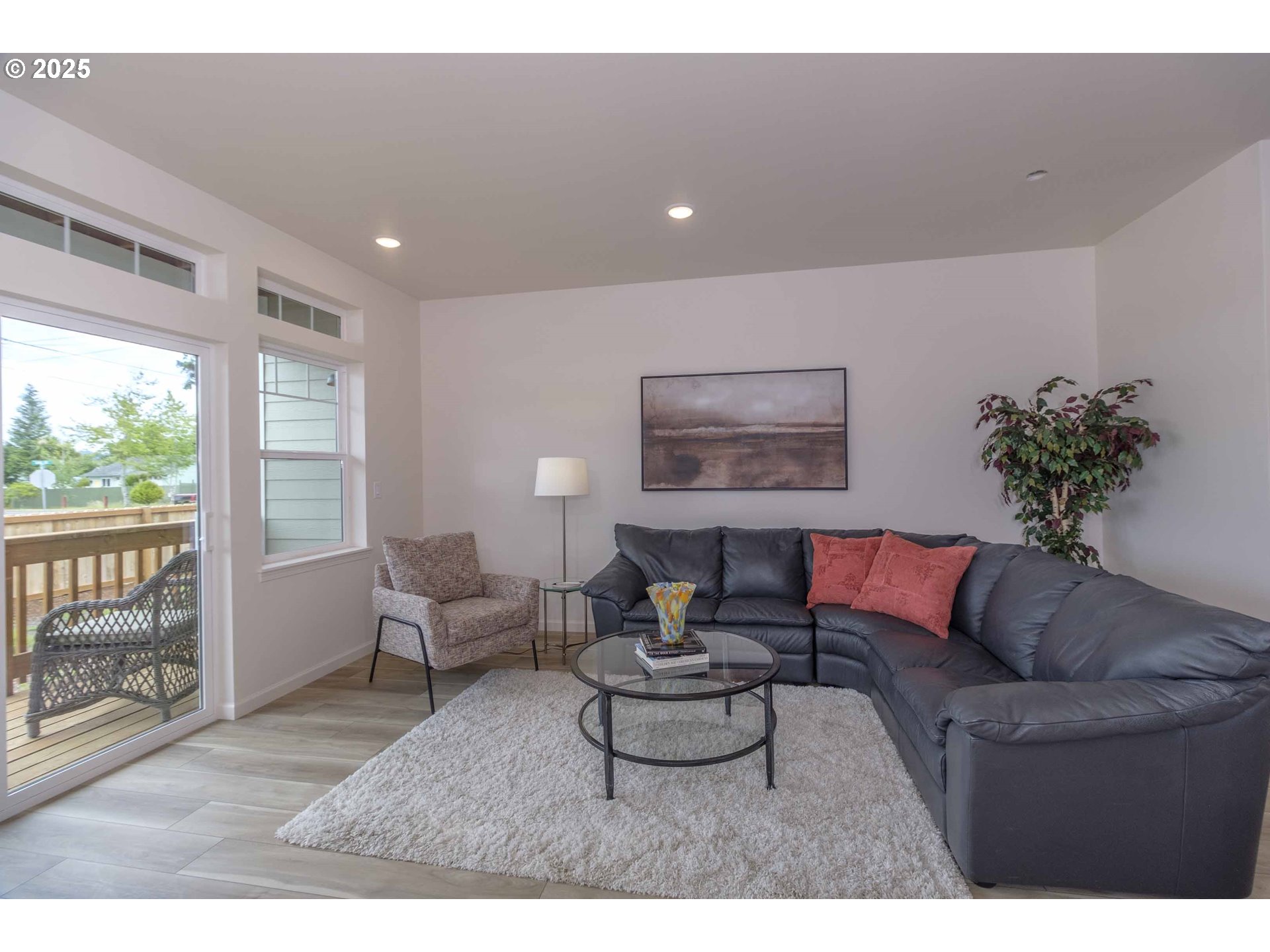 1577 37th St Property Photo 5