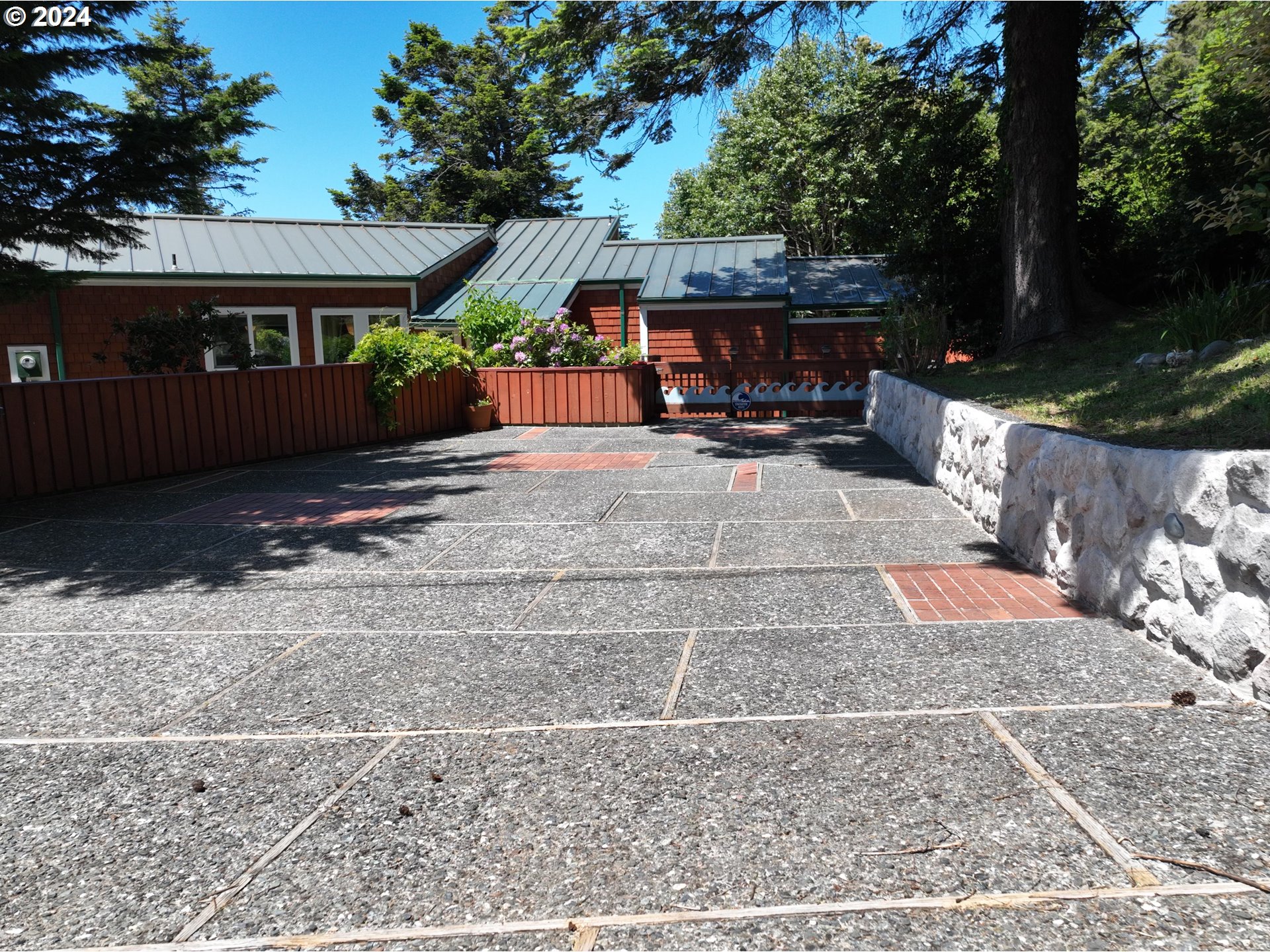 29830 Hound Dog Rd Property Photo 5