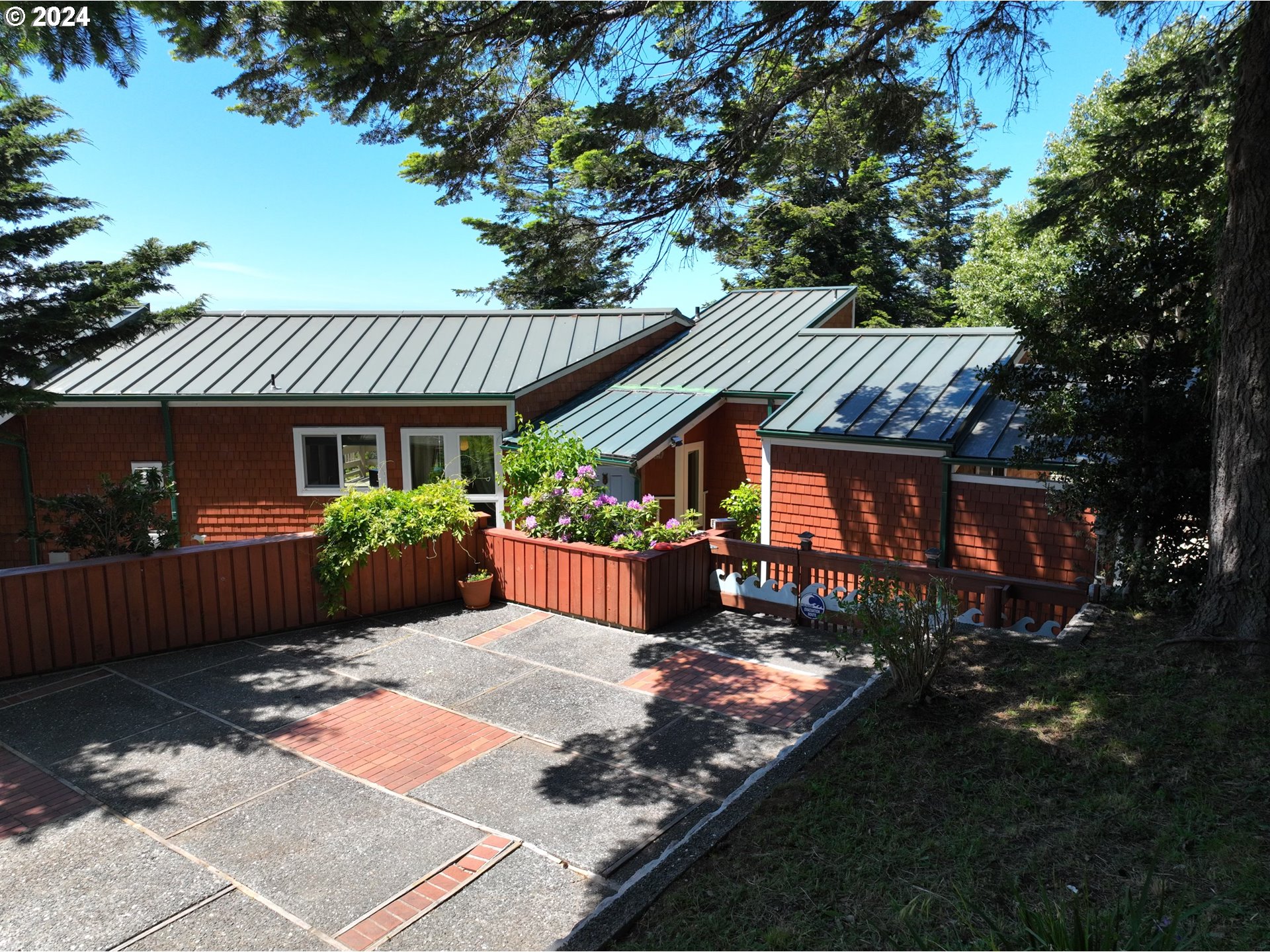 29830 Hound Dog Rd Property Photo 6