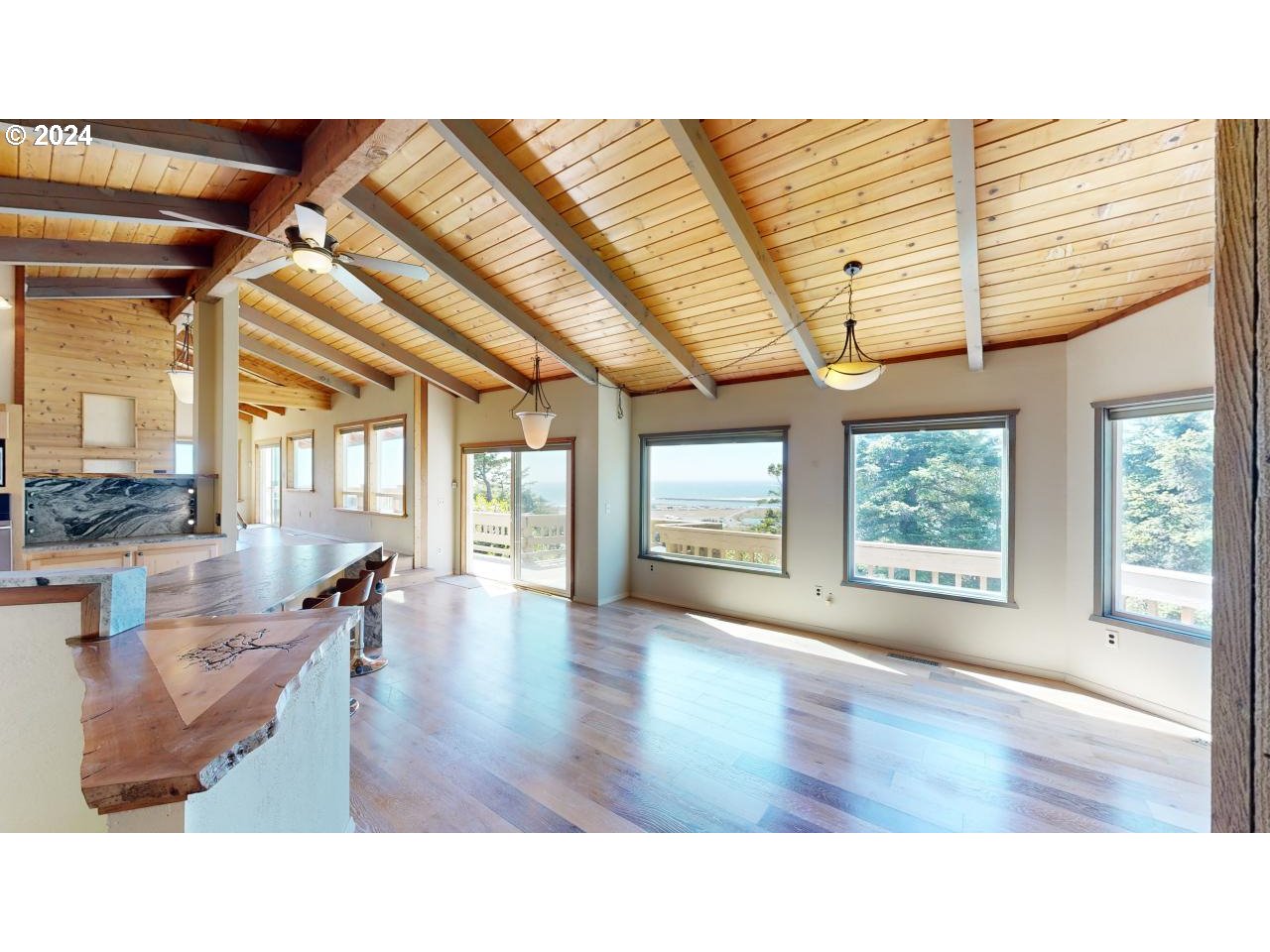 29830 Hound Dog Rd Property Photo 8