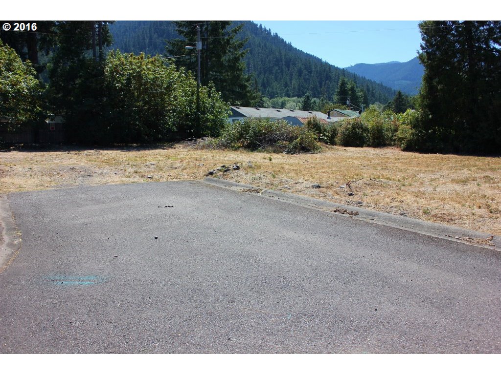 Christel Ln Property Photo 2