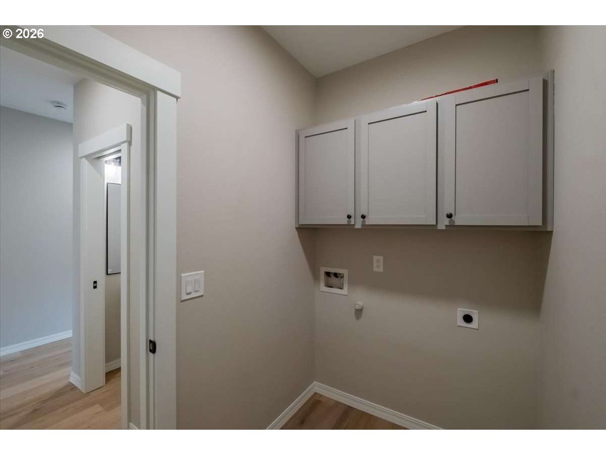 480 S Pine St Property Photo 5