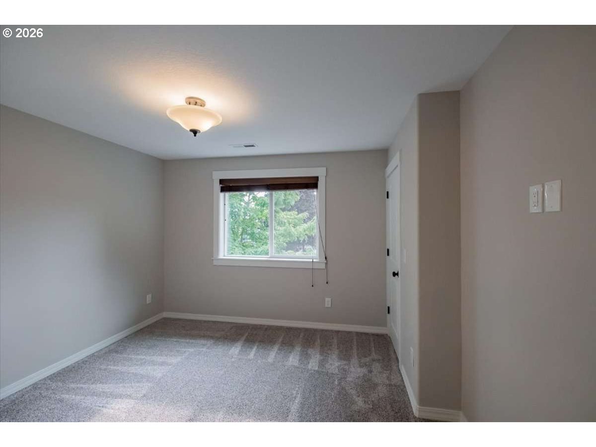 480 S Pine St Property Photo 16