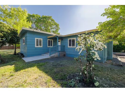 450 Hunsaker Ln Property Photo 2