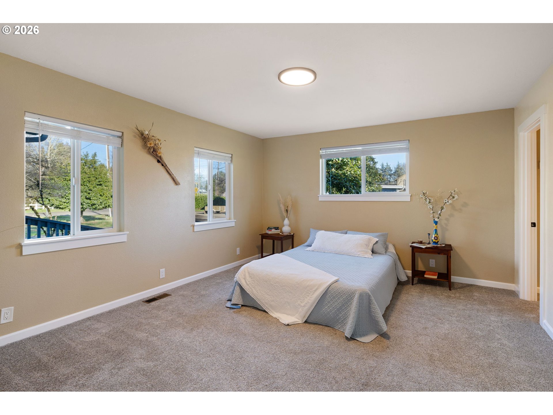 450 Hunsaker Ln Property Photo 18