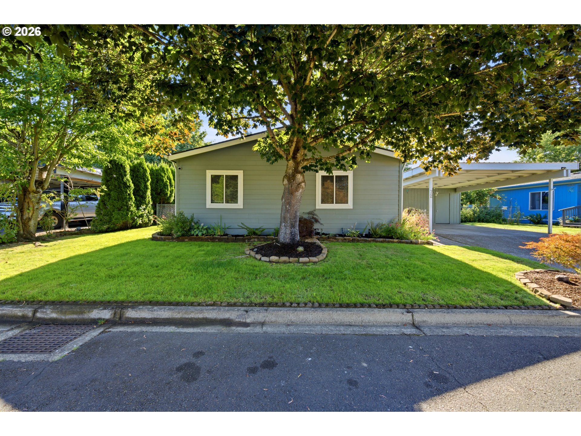 655 NE BURNETT RD 72