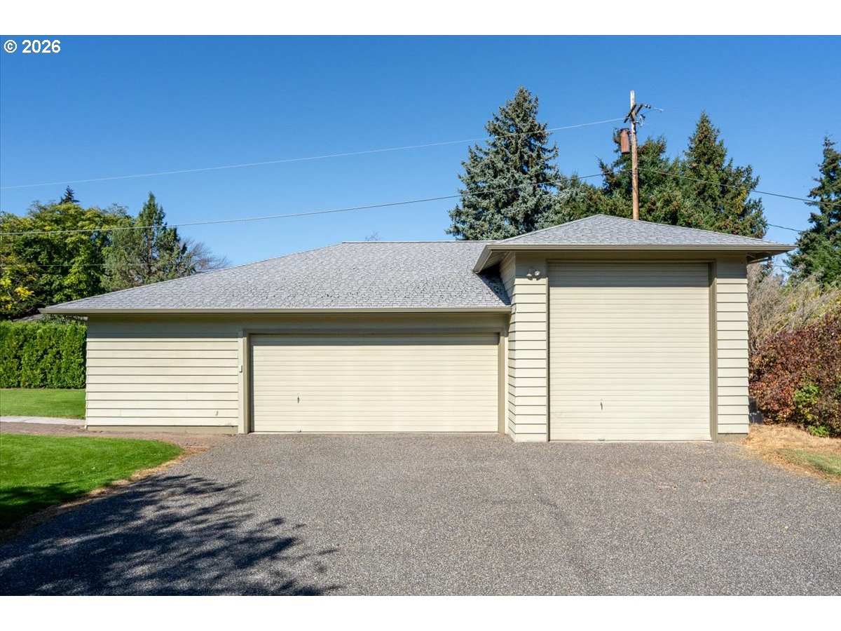 3644 Holly Dr Property Photo 3