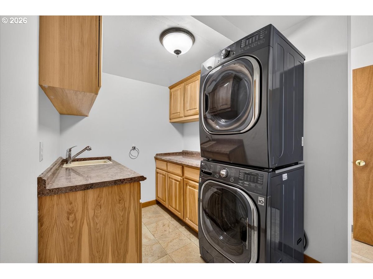 3644 Holly Dr Property Photo 32