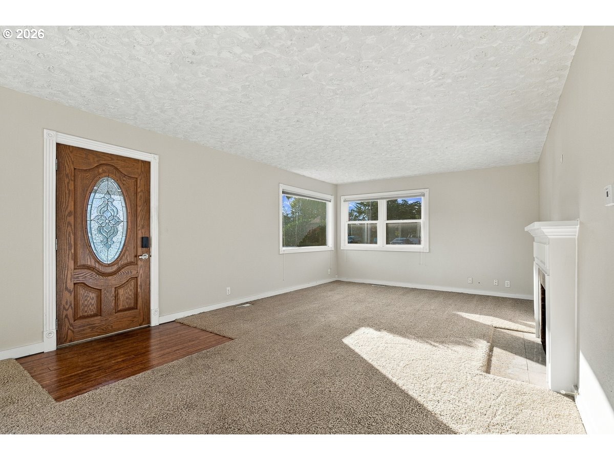 5375 Sw Erickson Ave Property Photo 2