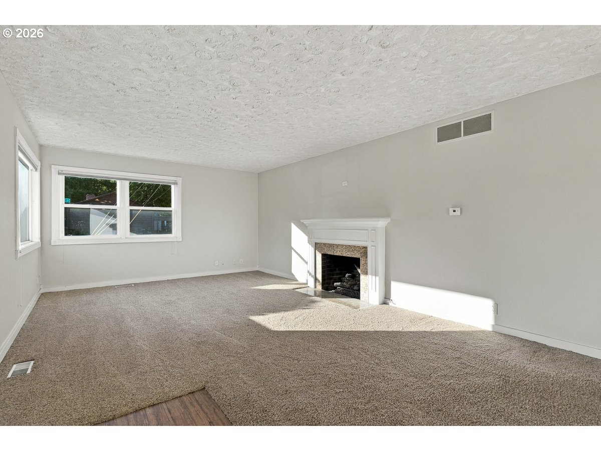 5375 Sw Erickson Ave Property Photo 3