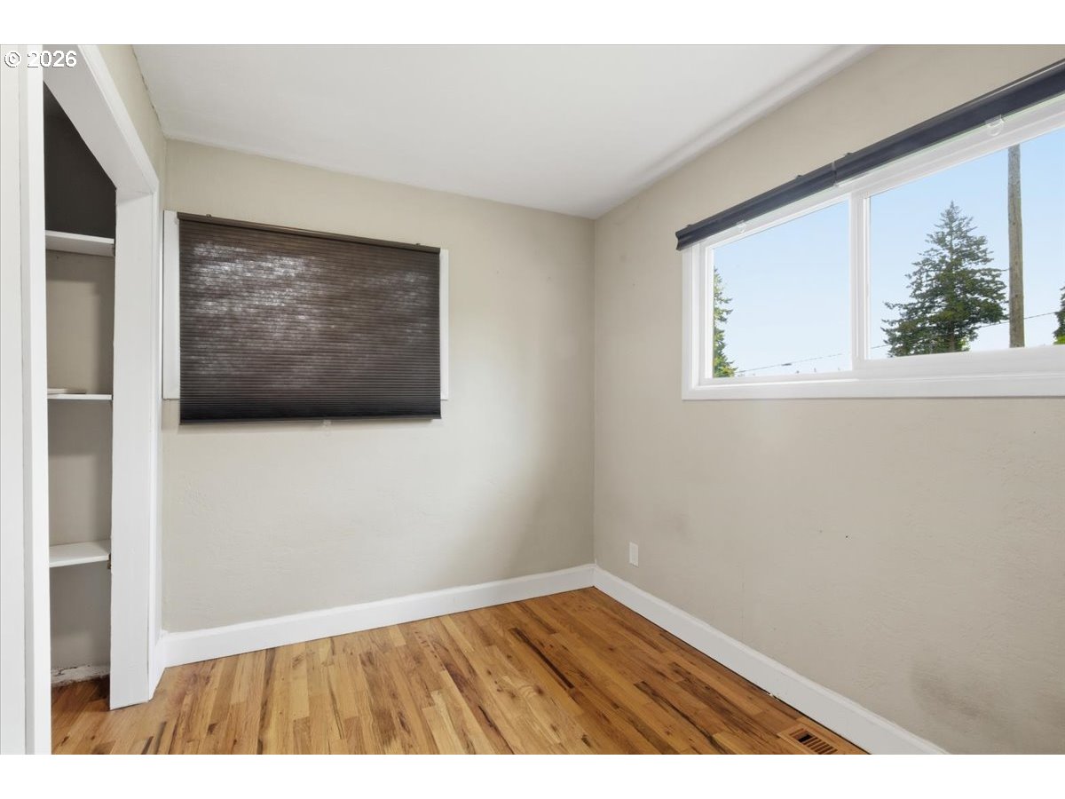955 Harris Ave Property Photo 16
