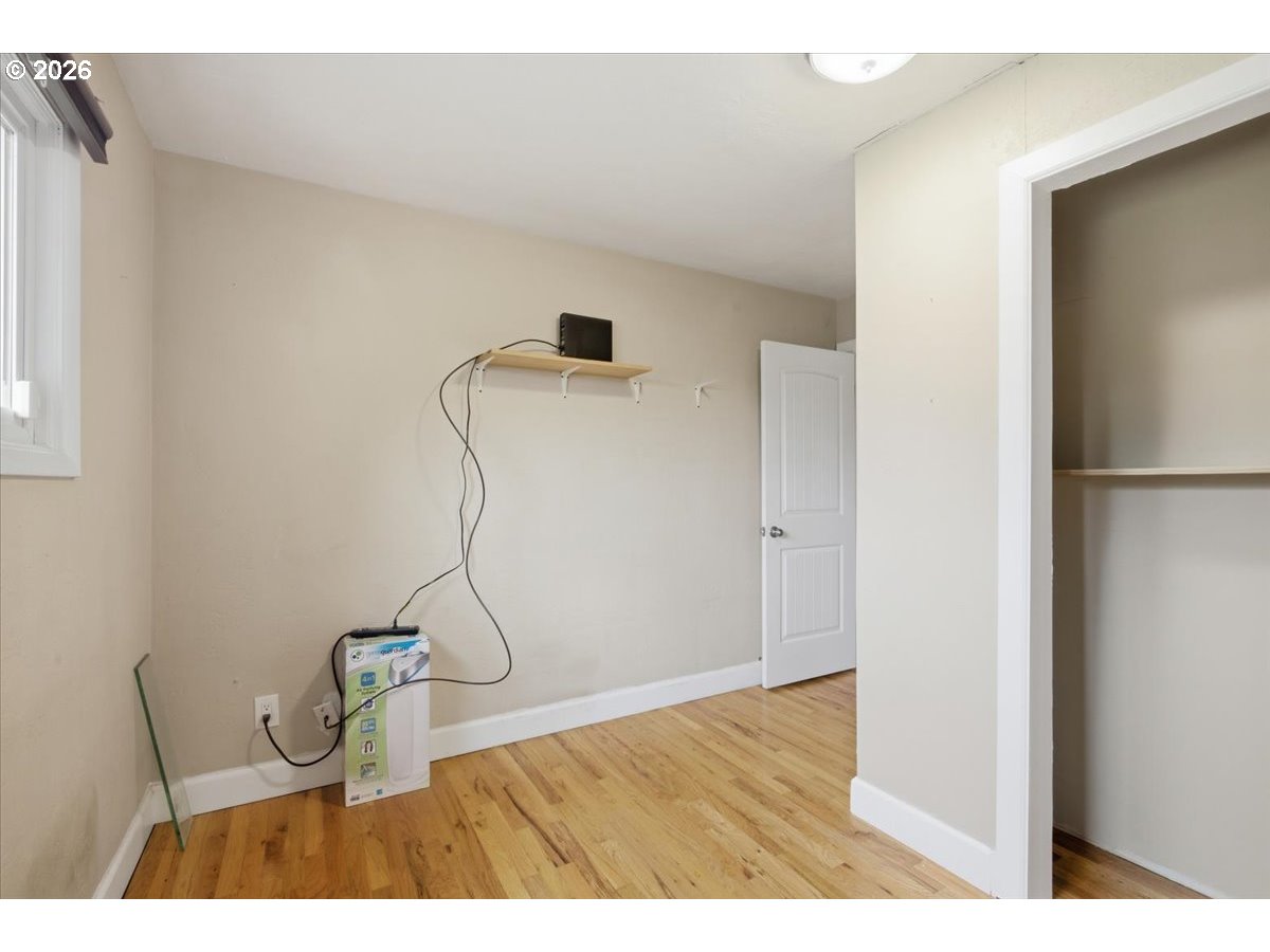 955 Harris Ave Property Photo 17