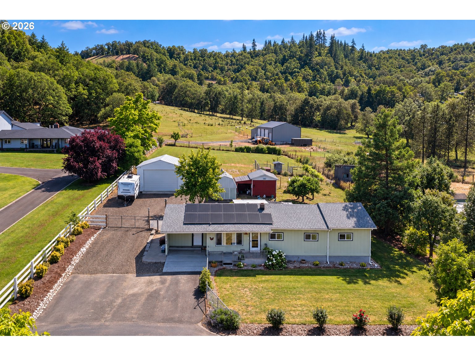 695 Glengary Loop Rd Property Photo 1