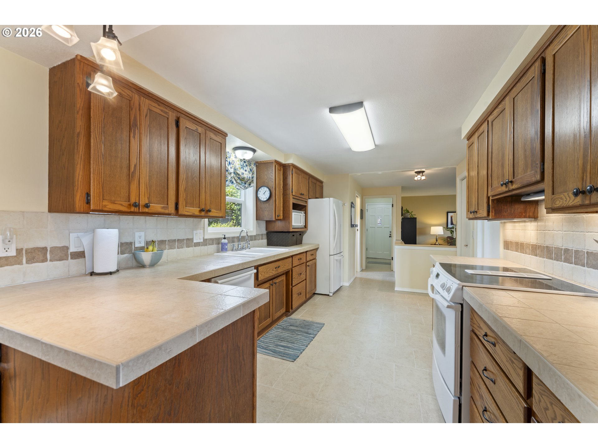 1389 Bayview Ave Property Photo 10