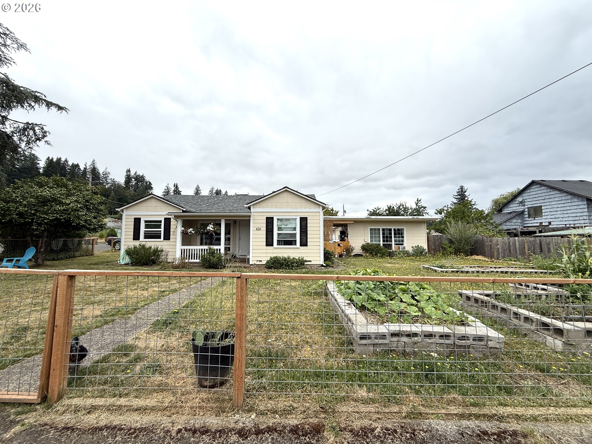 914 4th Ave Property Photo 1
