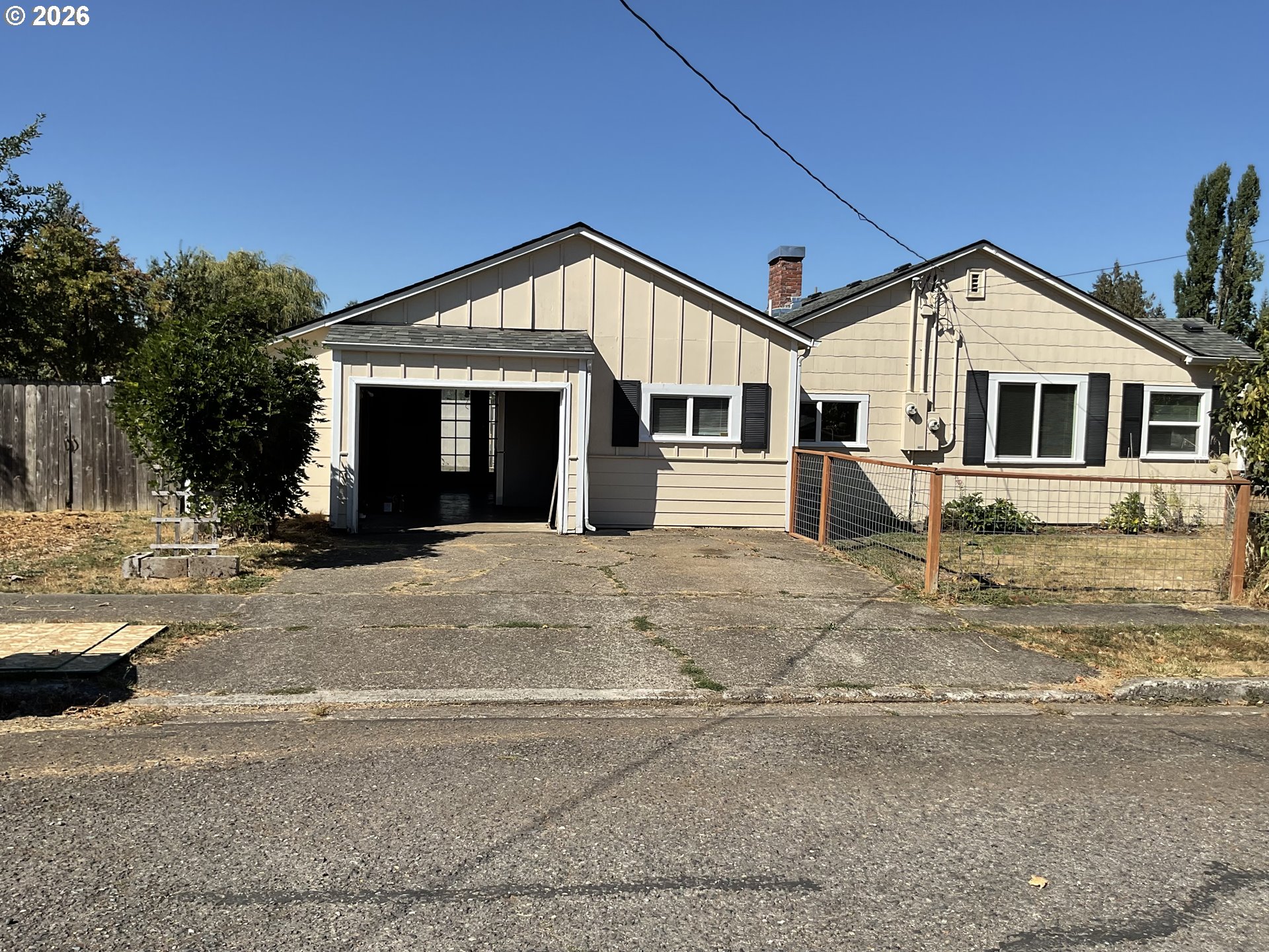 914 4th Ave Property Photo 6