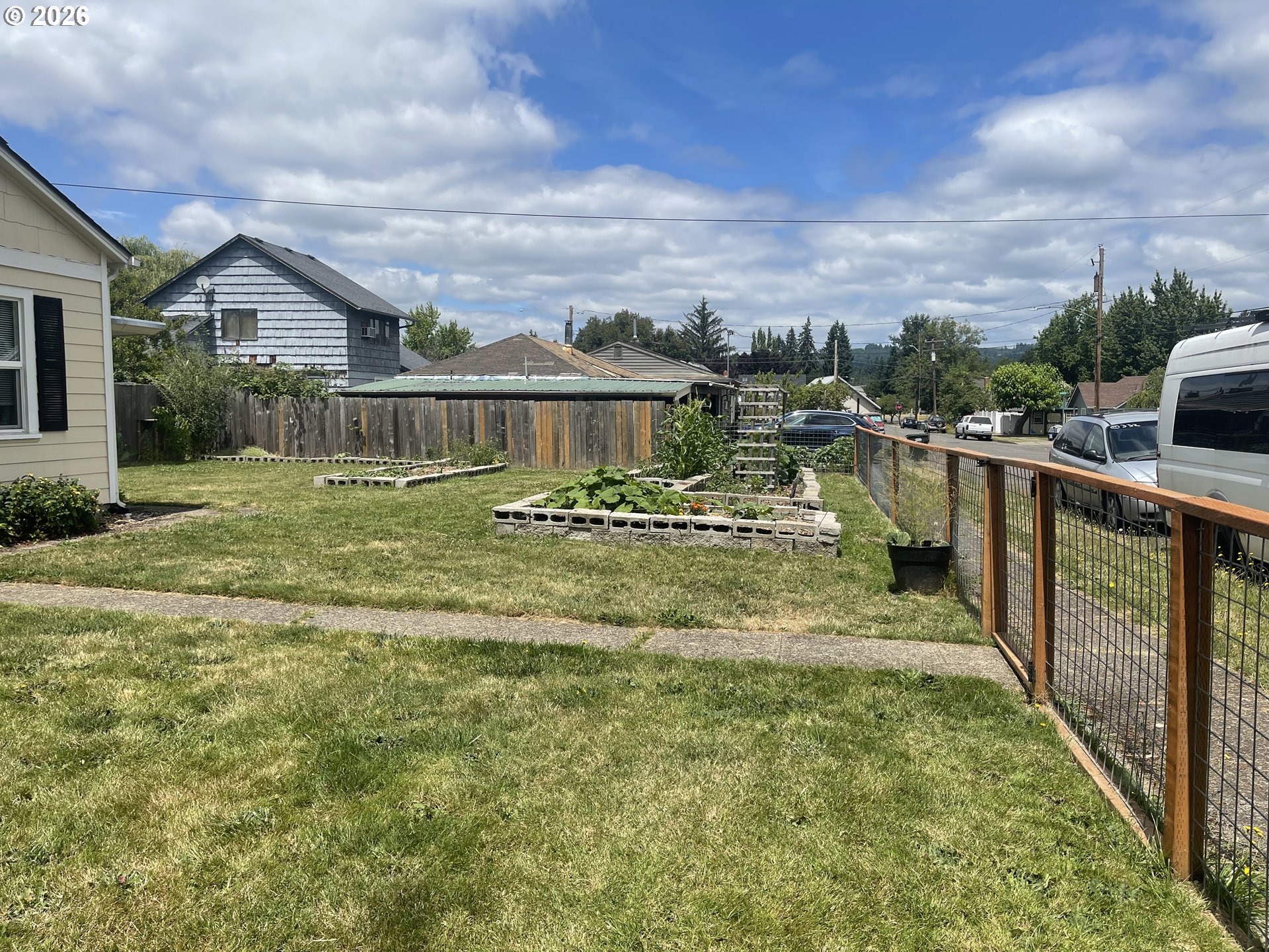 914 4th Ave Property Photo 15