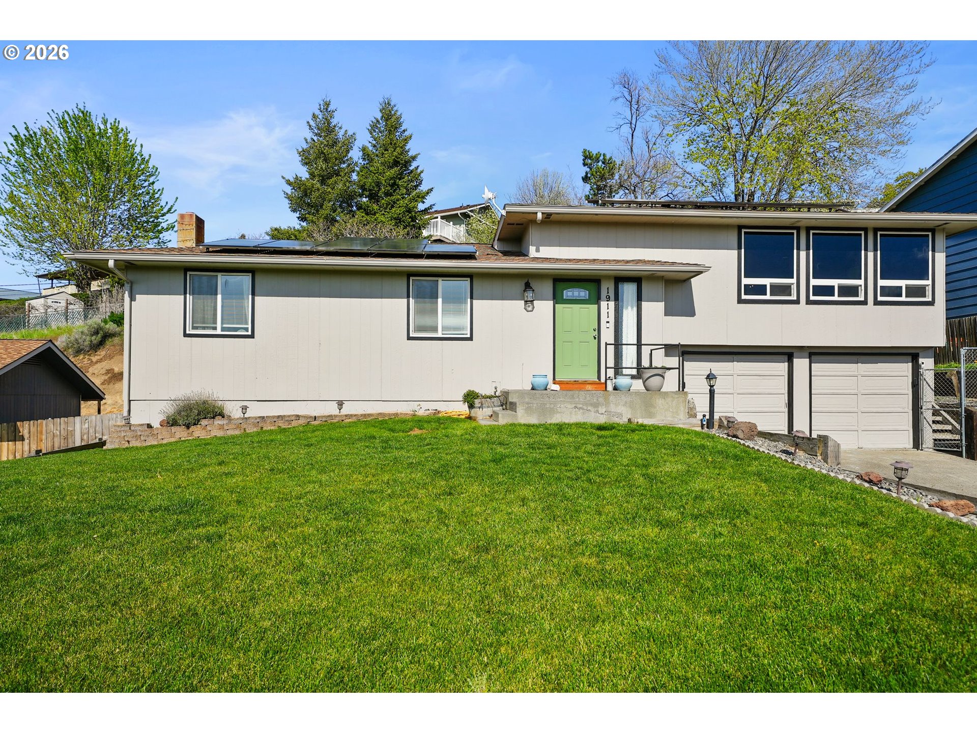 1911 SW PERKINS AVE Property Photo 1