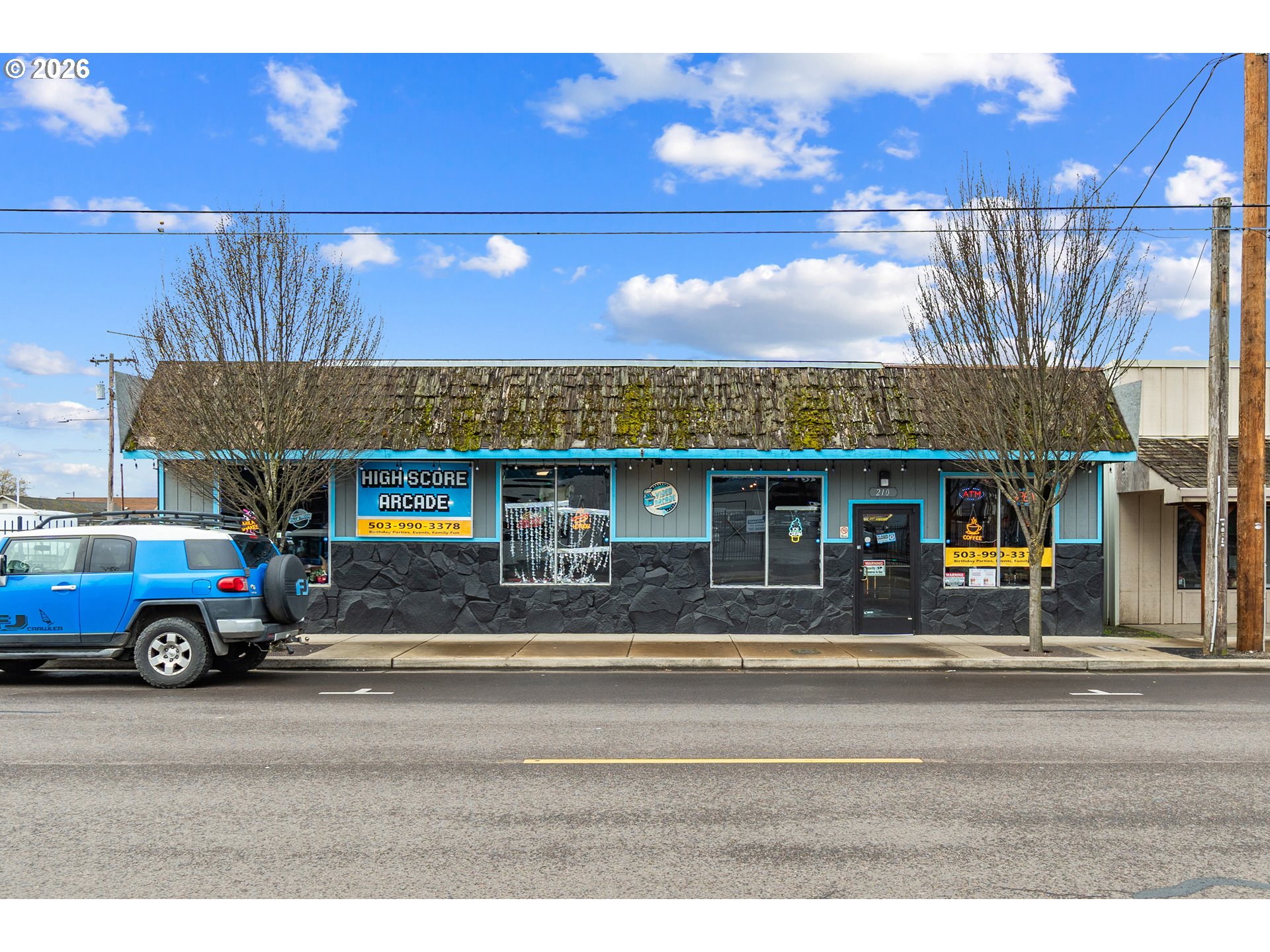 210 N MOLALLA AVE Property Photo 1