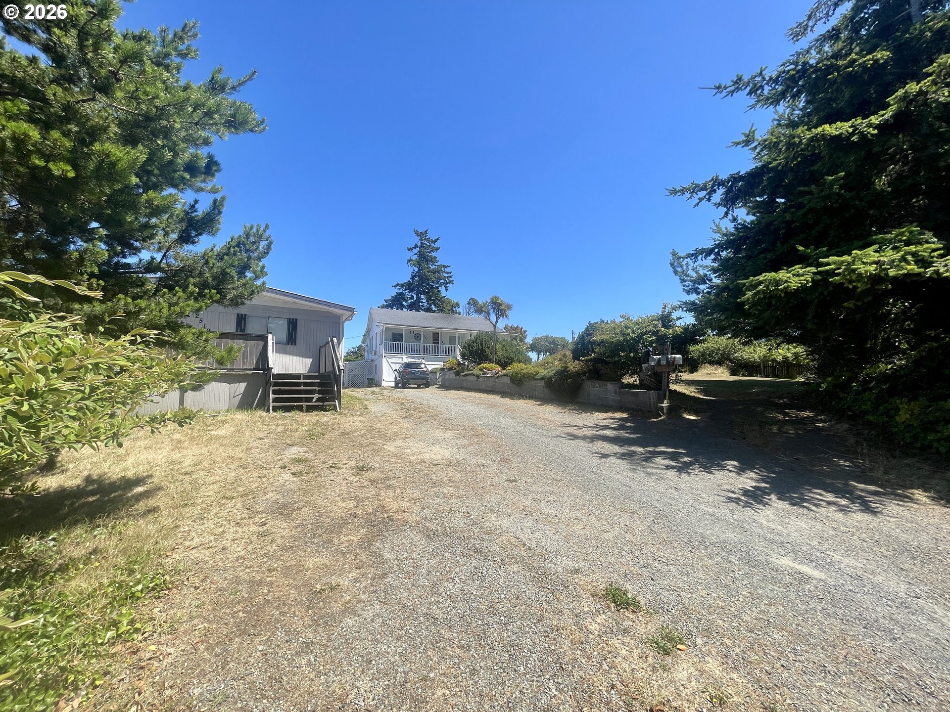 2519 Everett AVE Property Photo 1