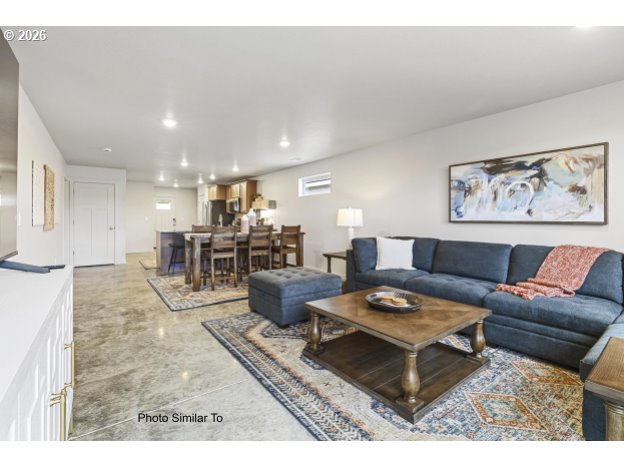645 Jimmy St Property Photo 3