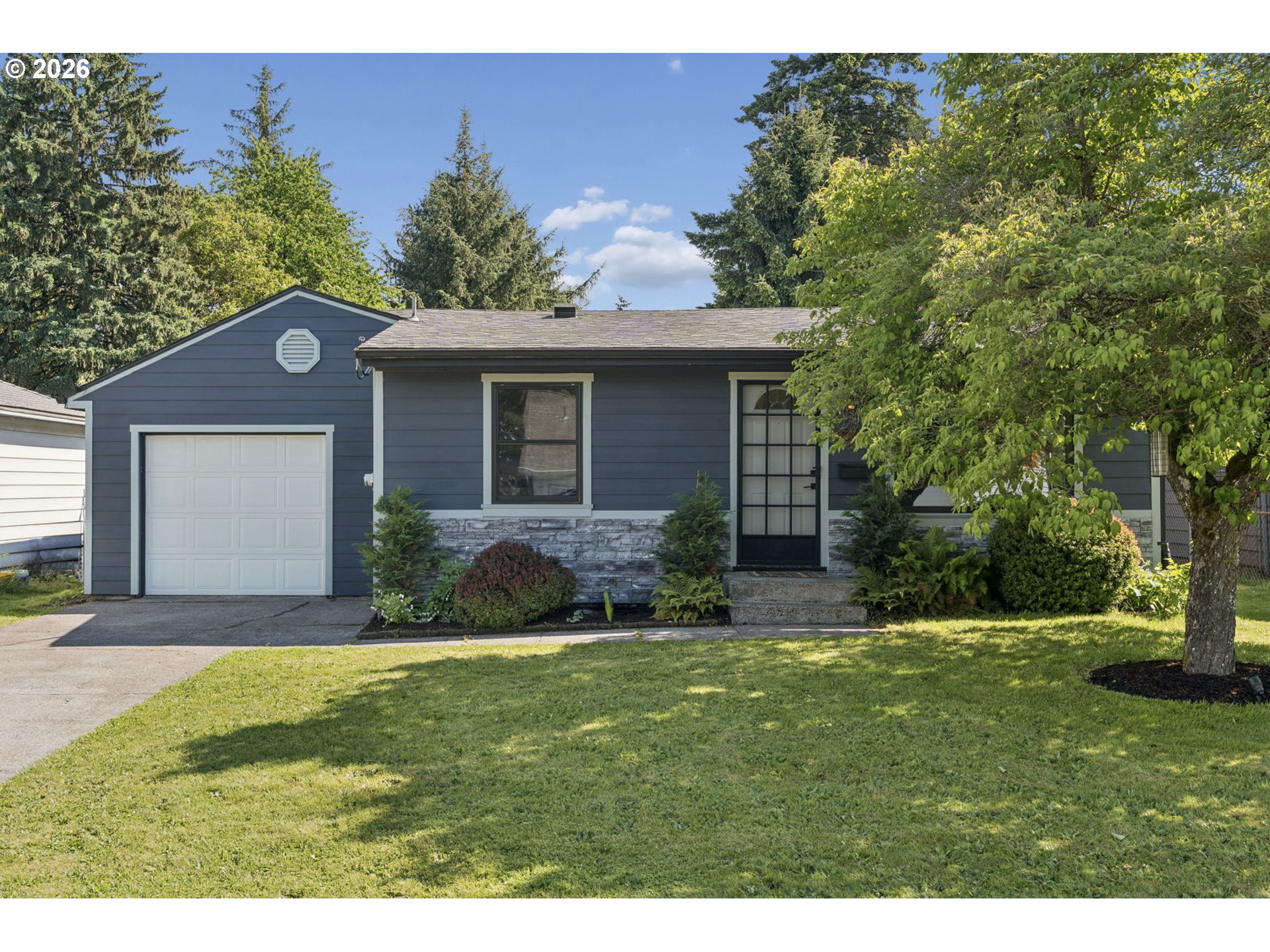 10910 Ne Knott St Property Photo 3