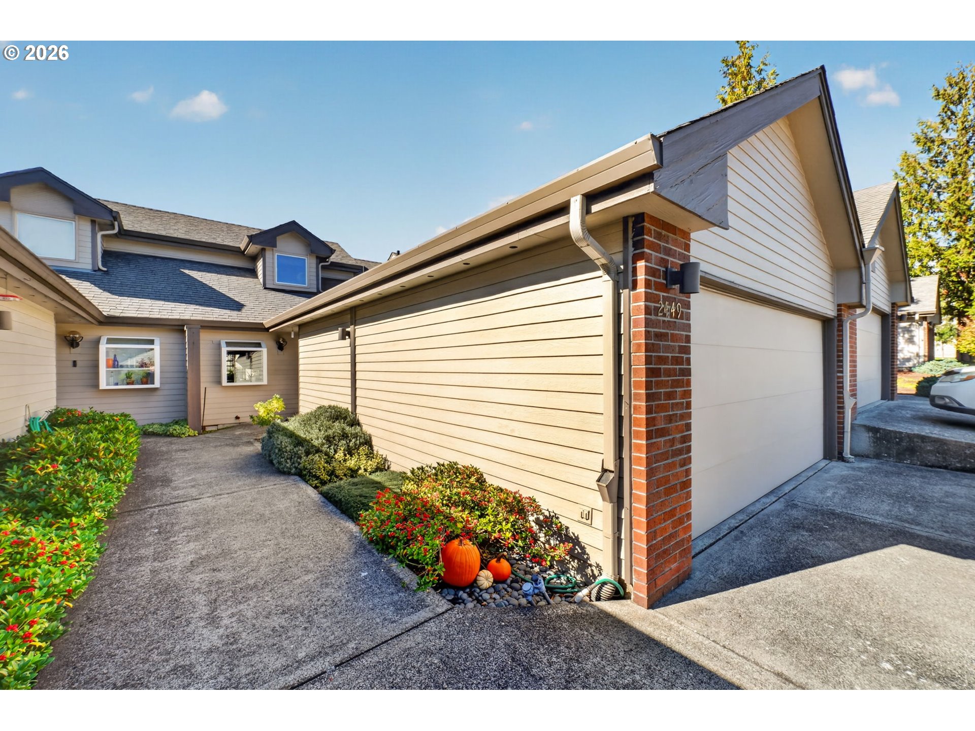 2449 Nw Logan St Property Photo 1
