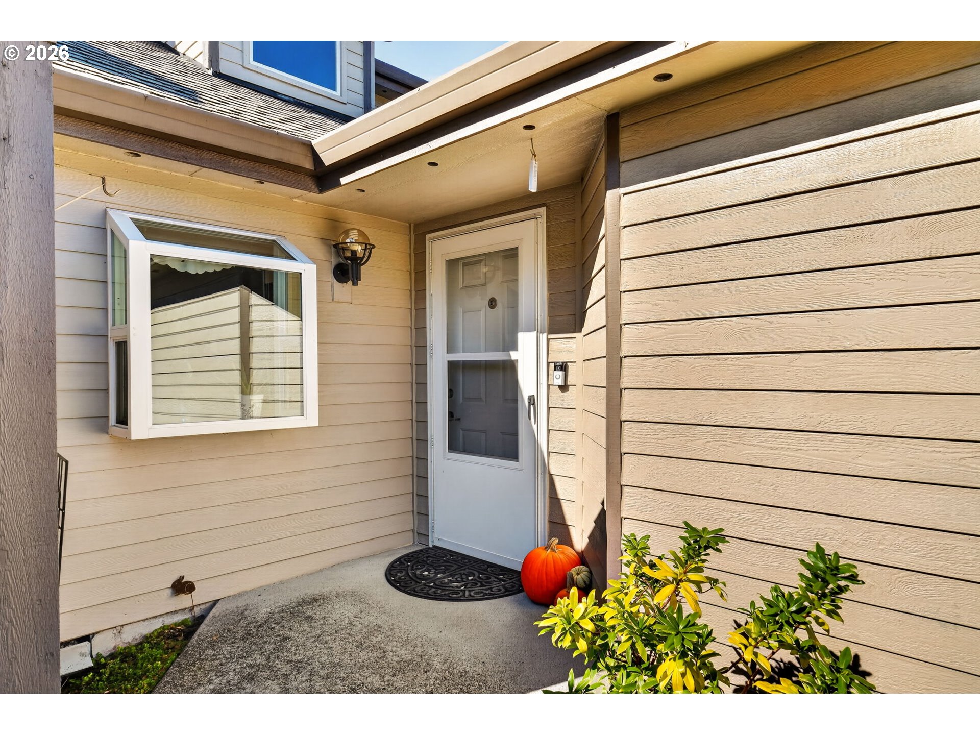 2449 Nw Logan St Property Photo 5