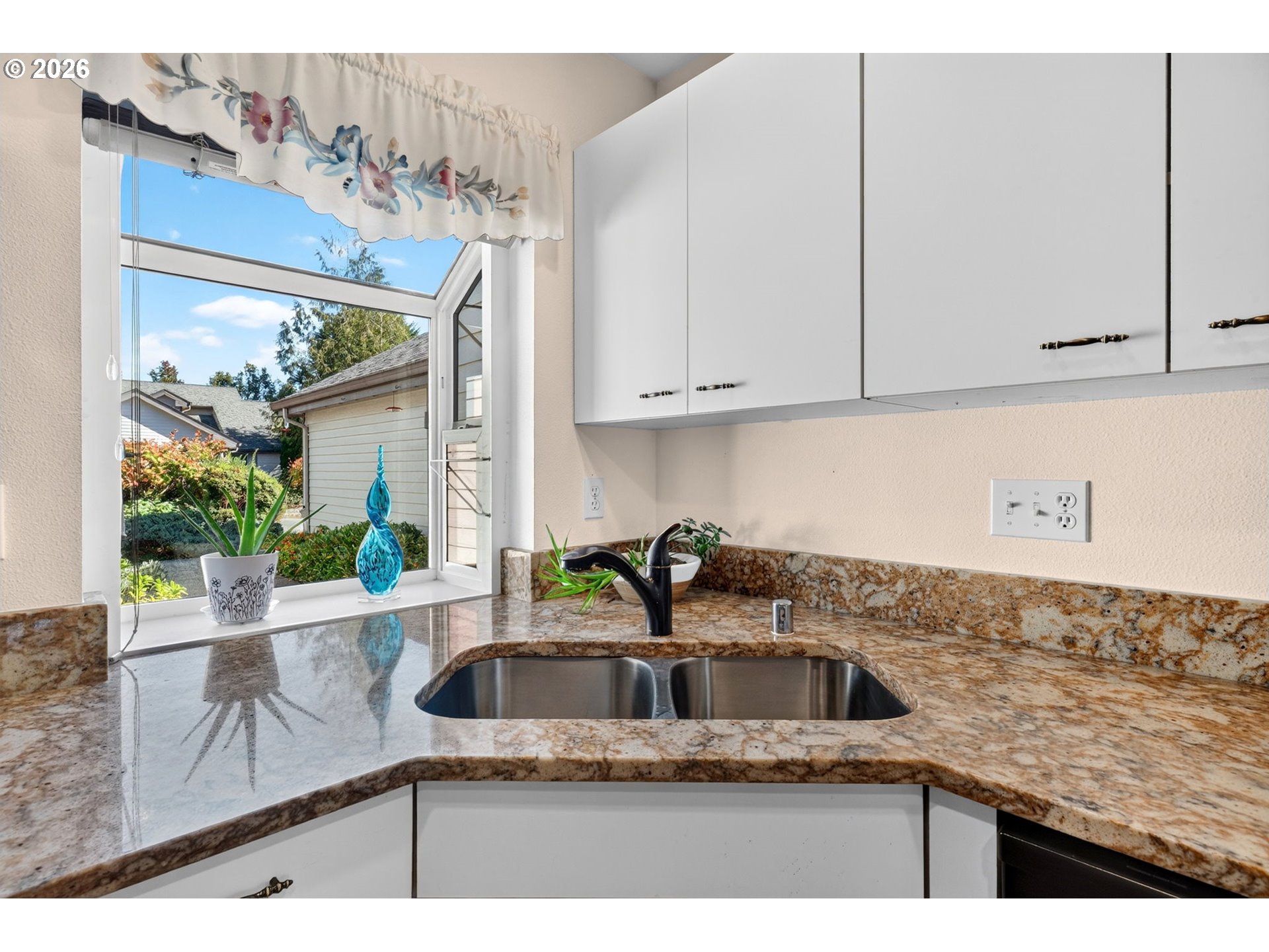 2449 Nw Logan St Property Photo 14