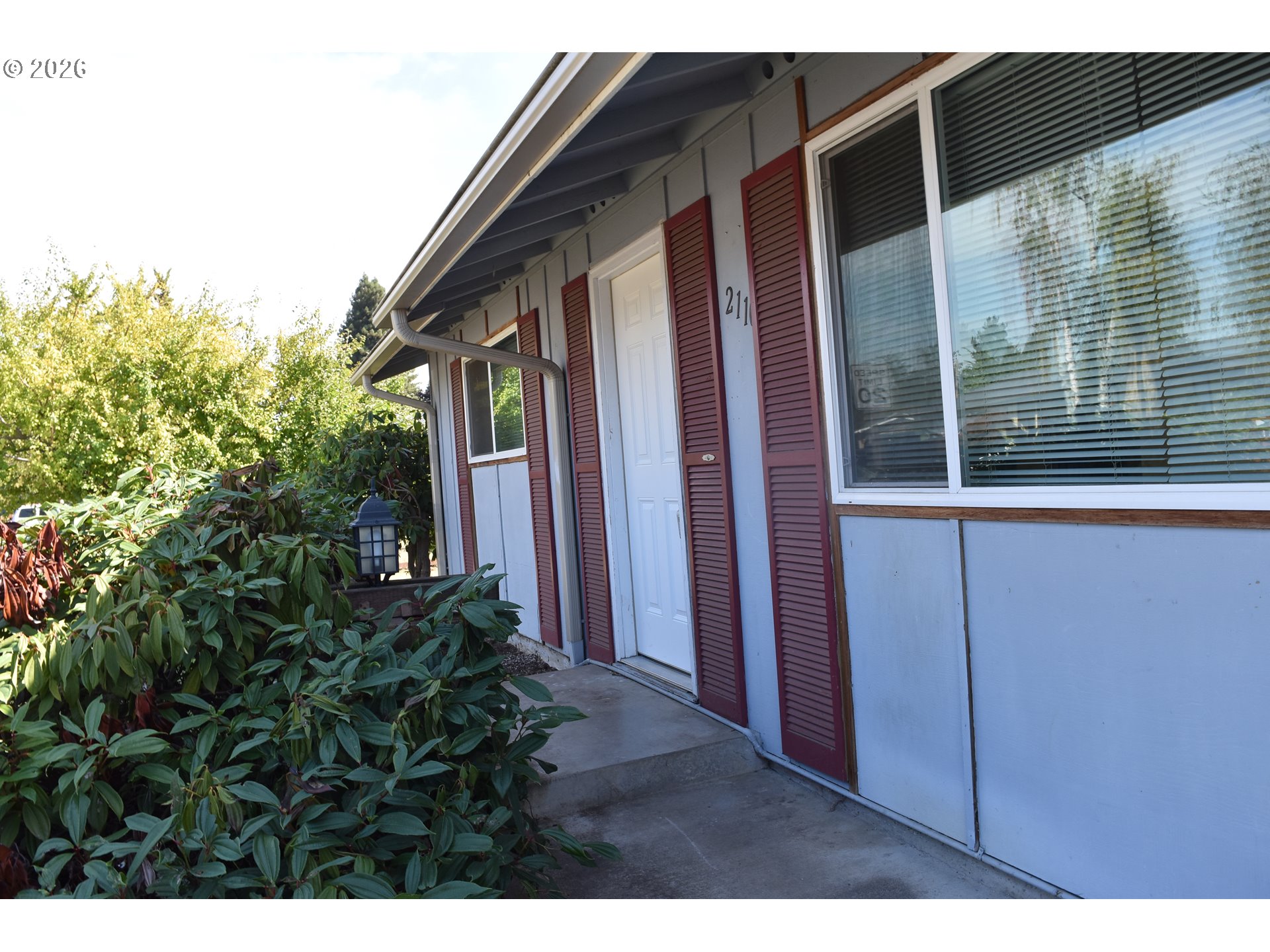 2110 Birchwood Ave Property Photo 4