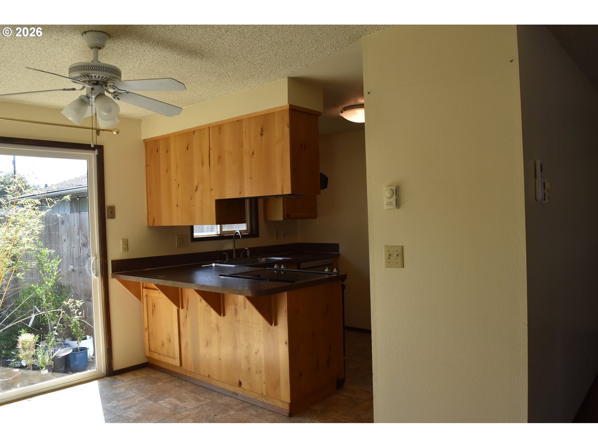 2110 Birchwood Ave Property Photo 5