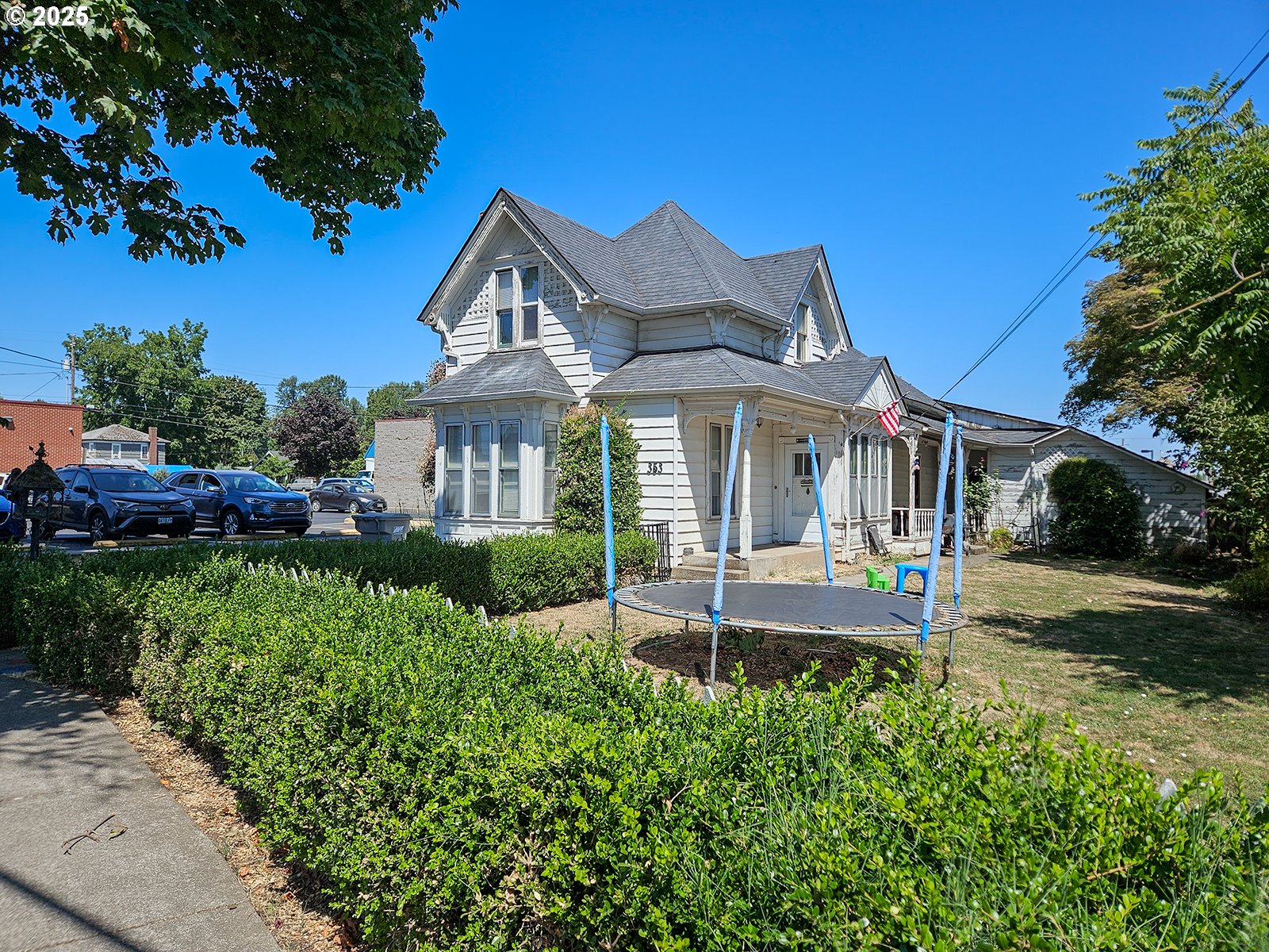 353 Smith St Property Photo 1