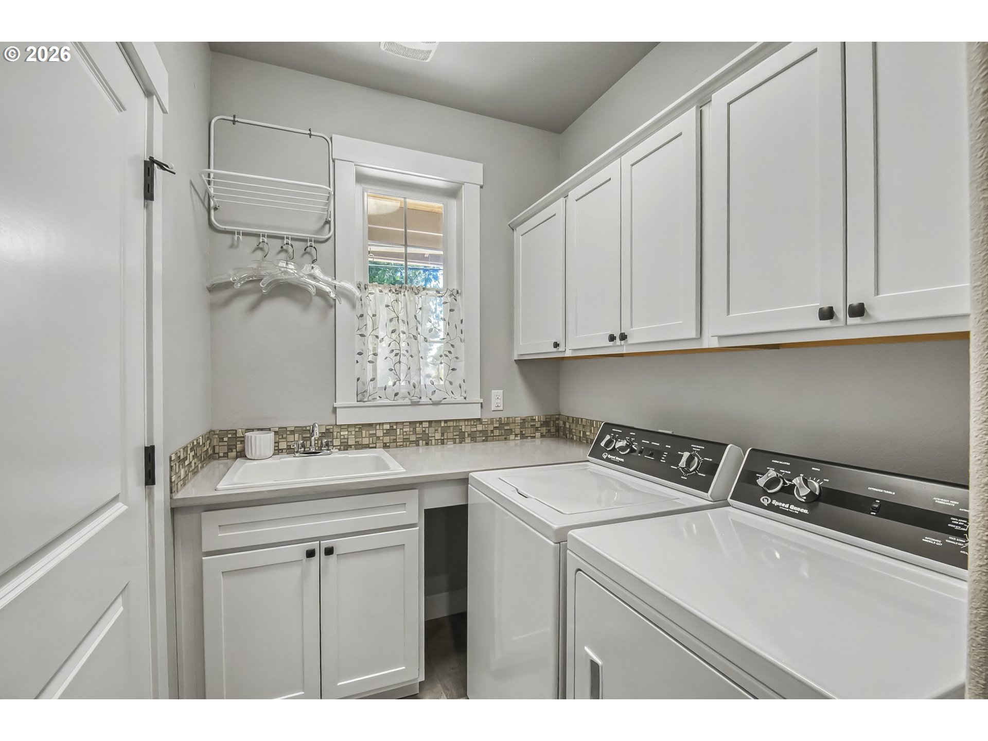 18765 Leland Rd Property Photo 13