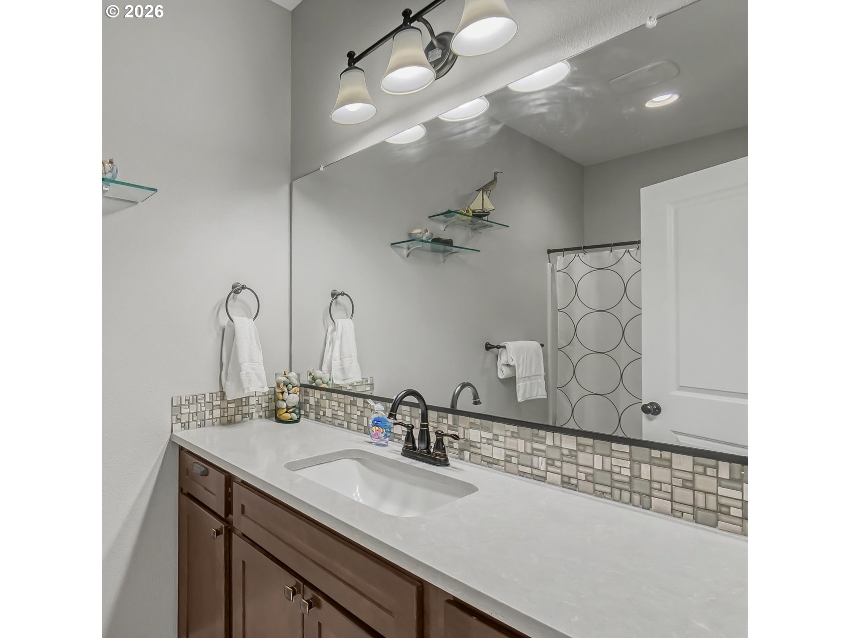 18765 Leland Rd Property Photo 14