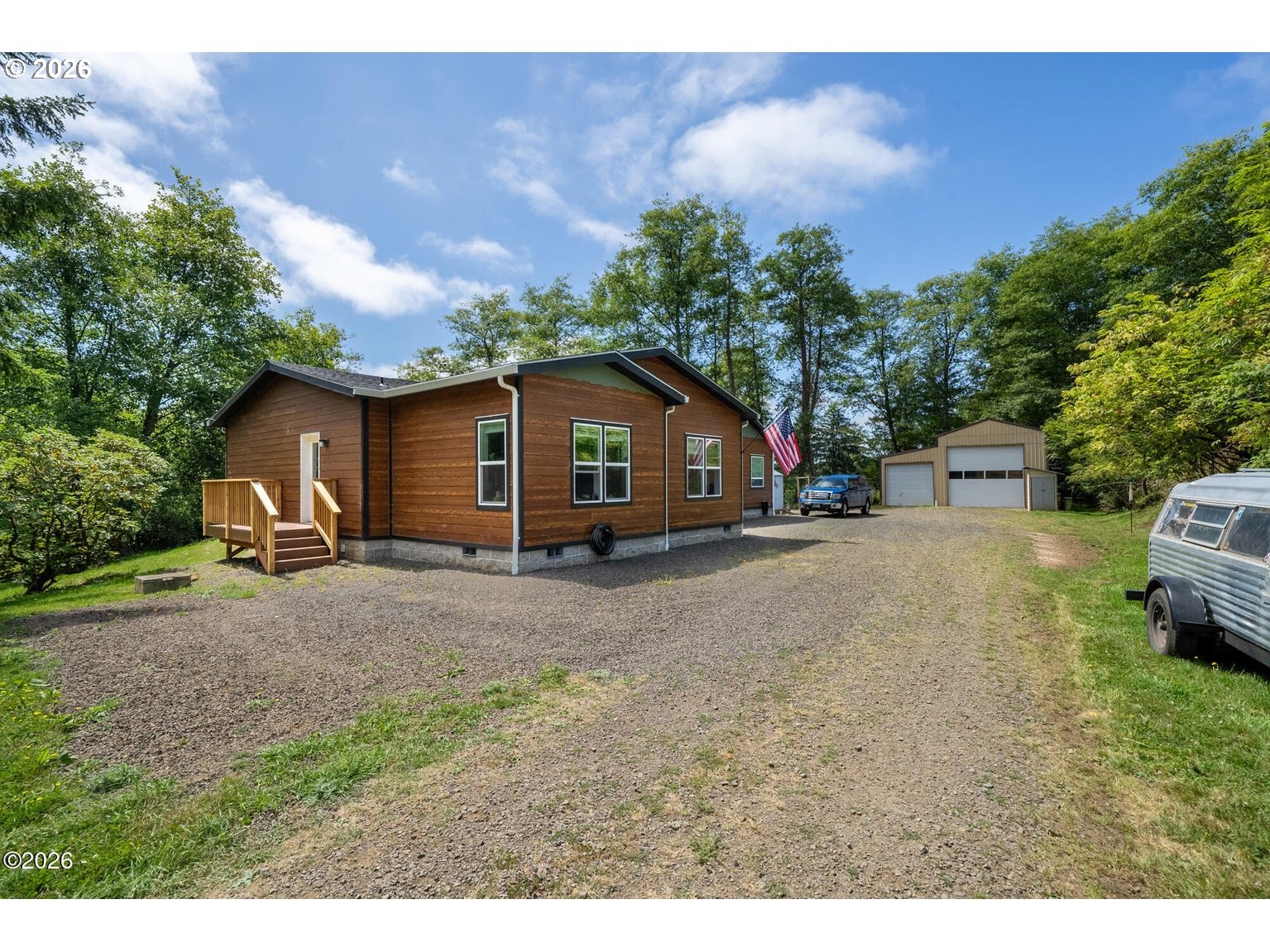 1150 Skyline Dr Property Photo 2