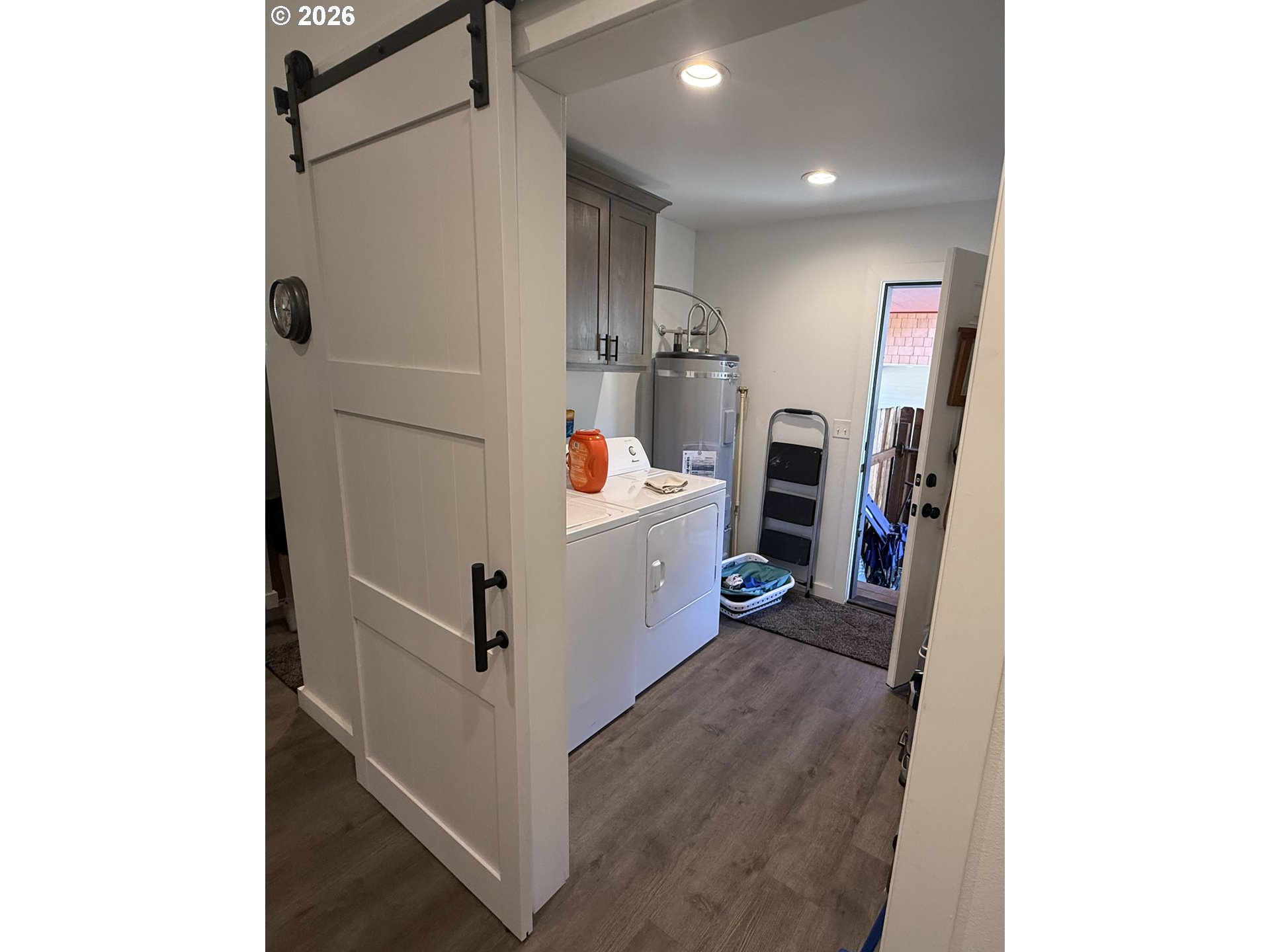 120 E Date St Property Photo 16