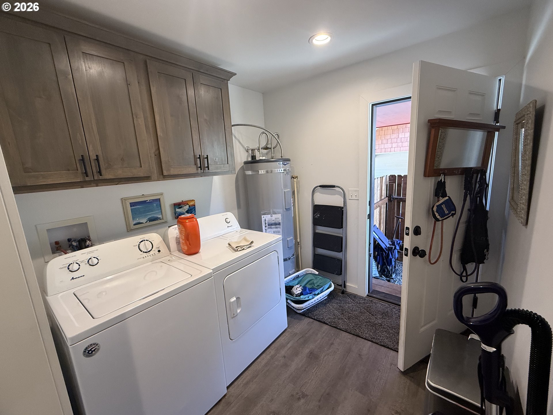 120 E Date St Property Photo 17