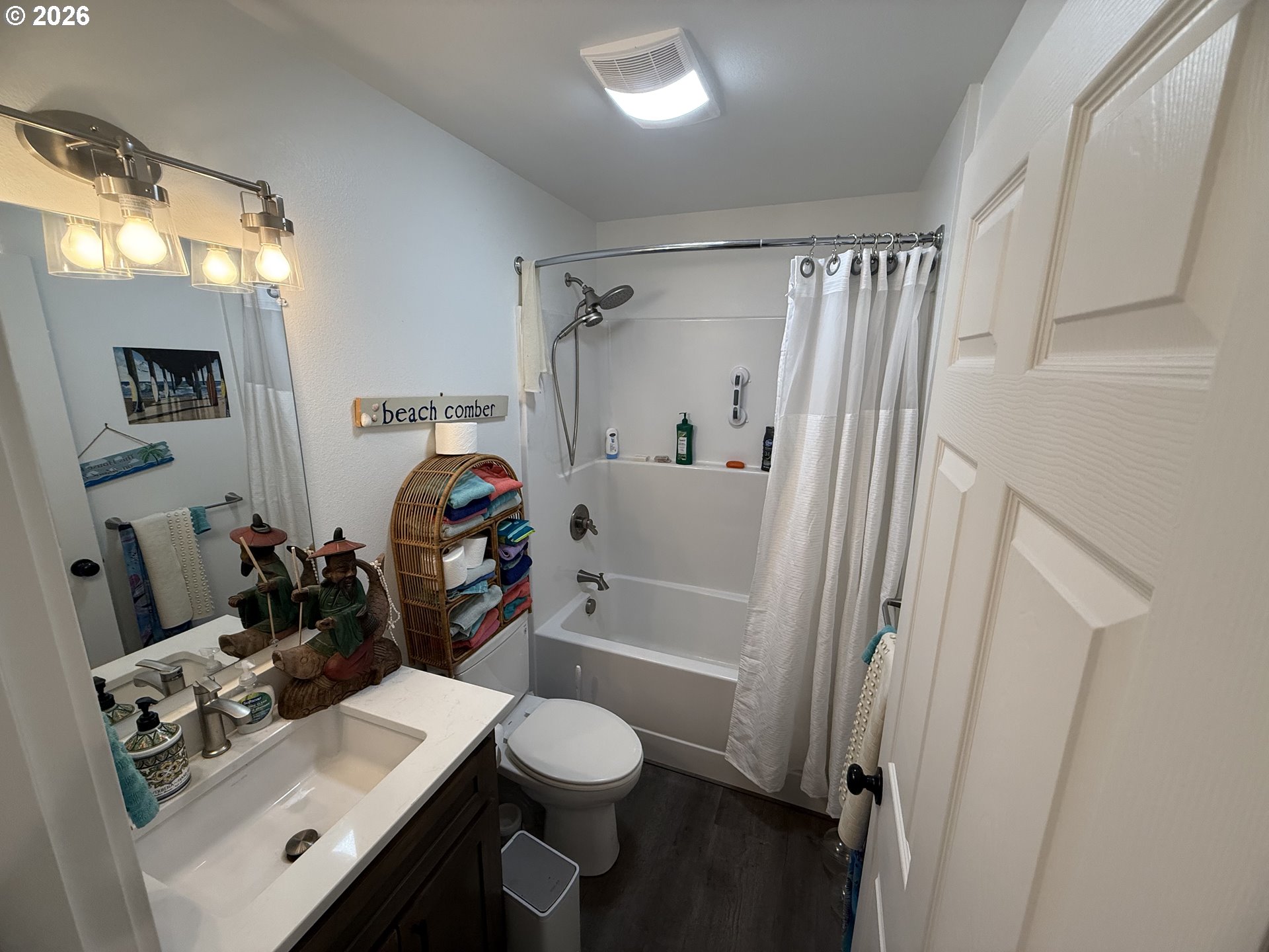 120 E Date St Property Photo 18