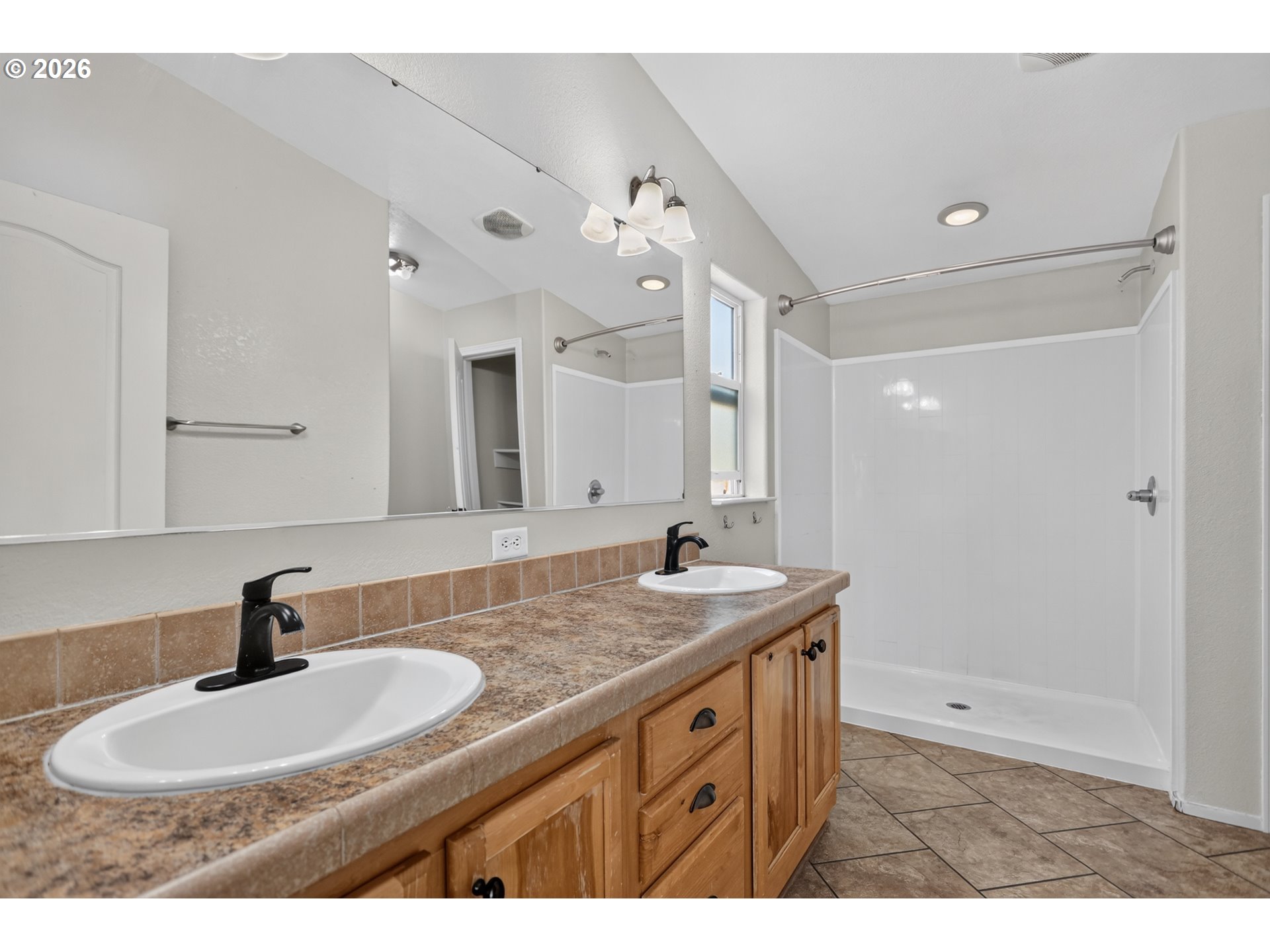 402 Jefferson St Property Photo 27