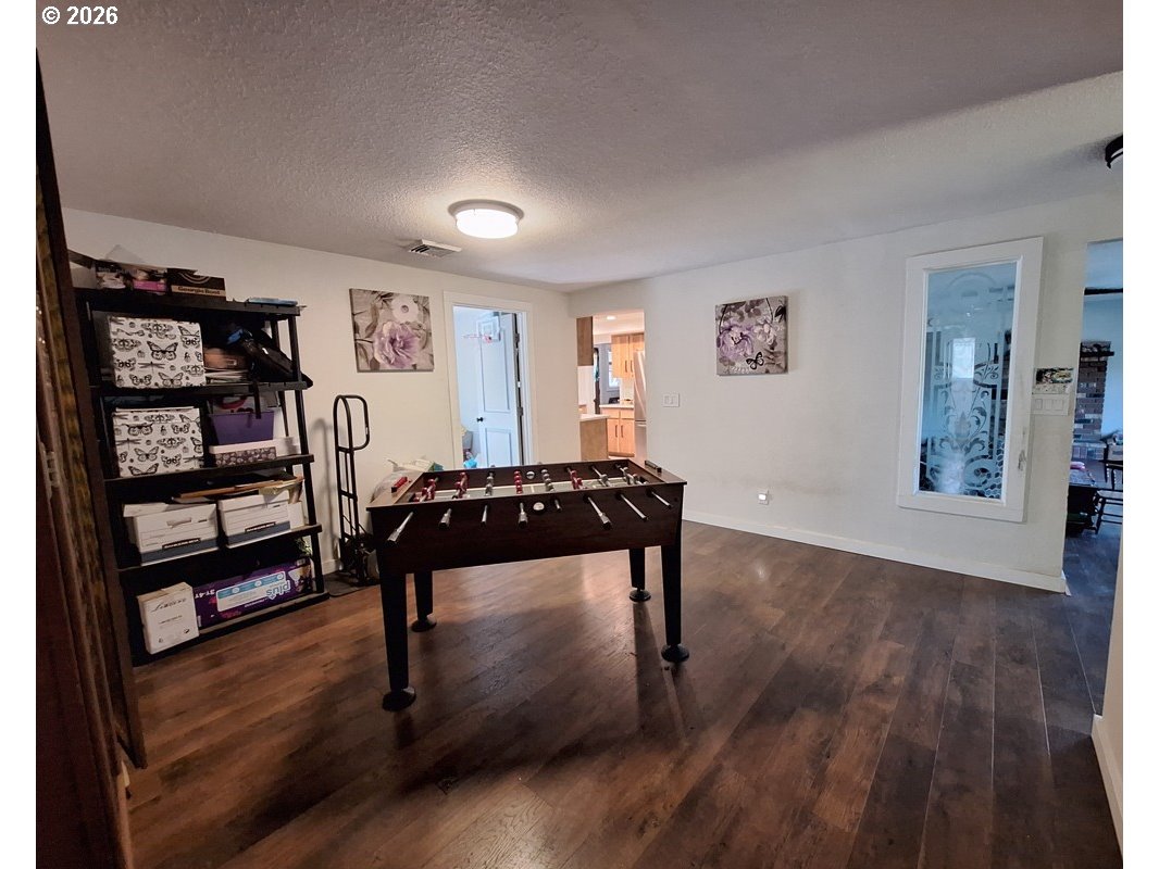 339 Pioneer Way Property Photo 8