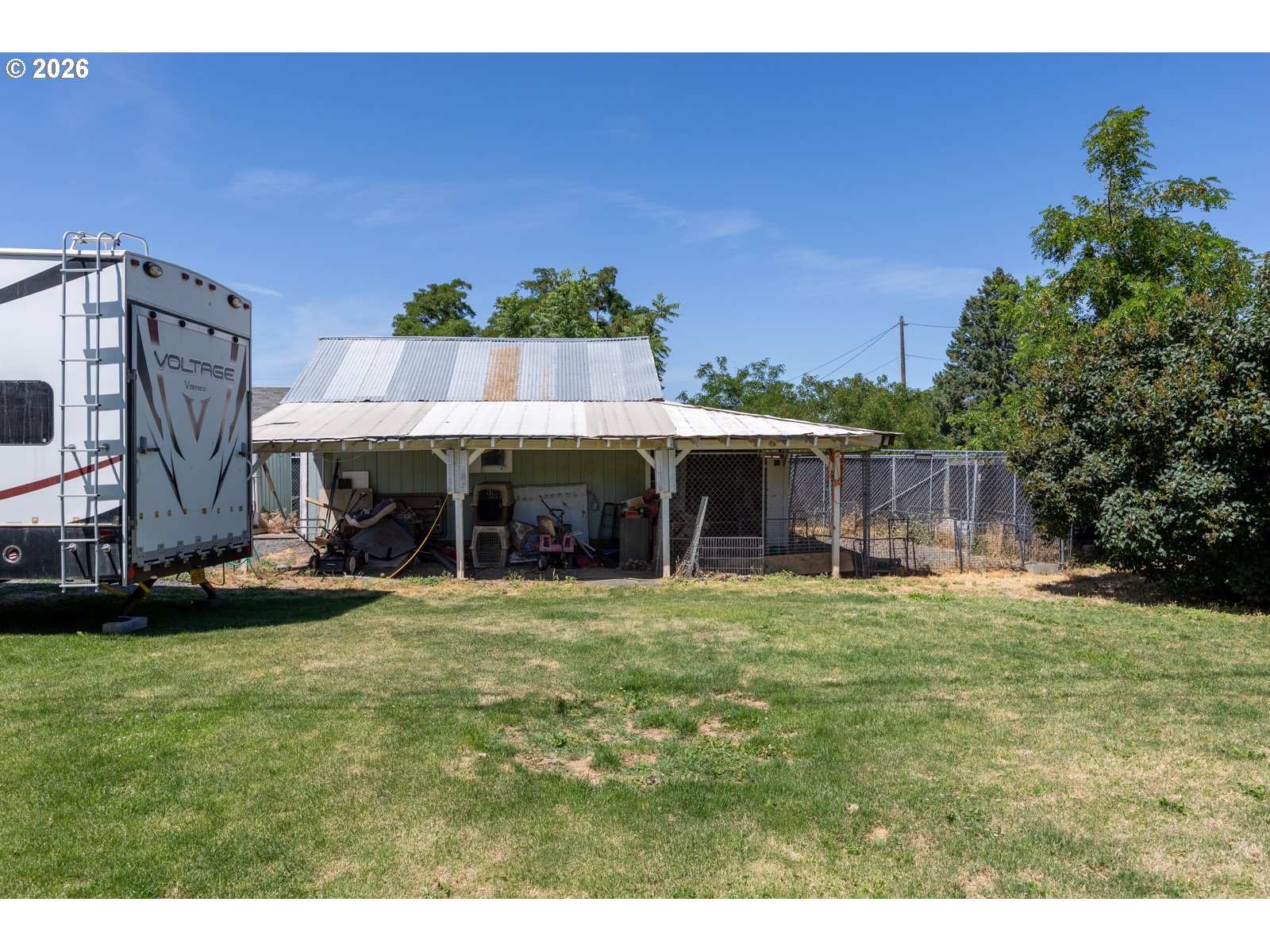 820 Parallel St Property Photo 2