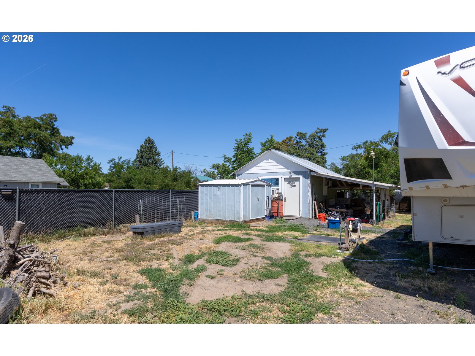 820 Parallel St Property Photo 3