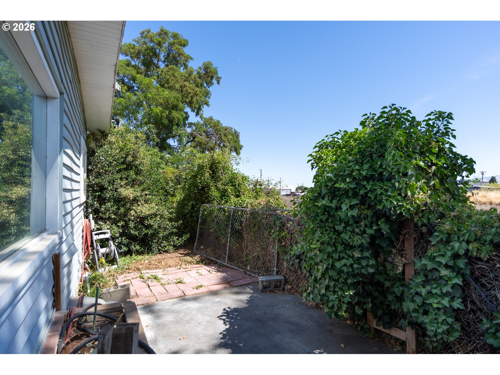 820 Parallel St Property Photo 4